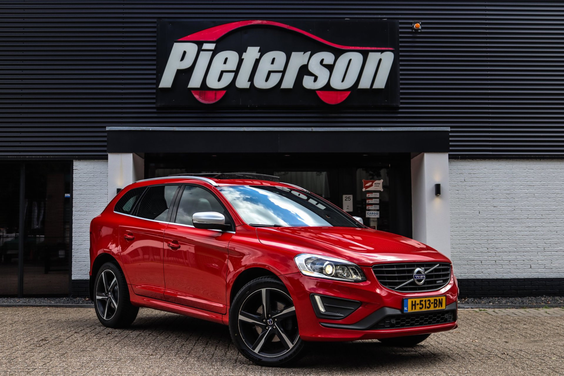 Volvo Xc60 2.0 T5 R-Design PANO MEMORY LEDER CLIMA 2014 - voorkant