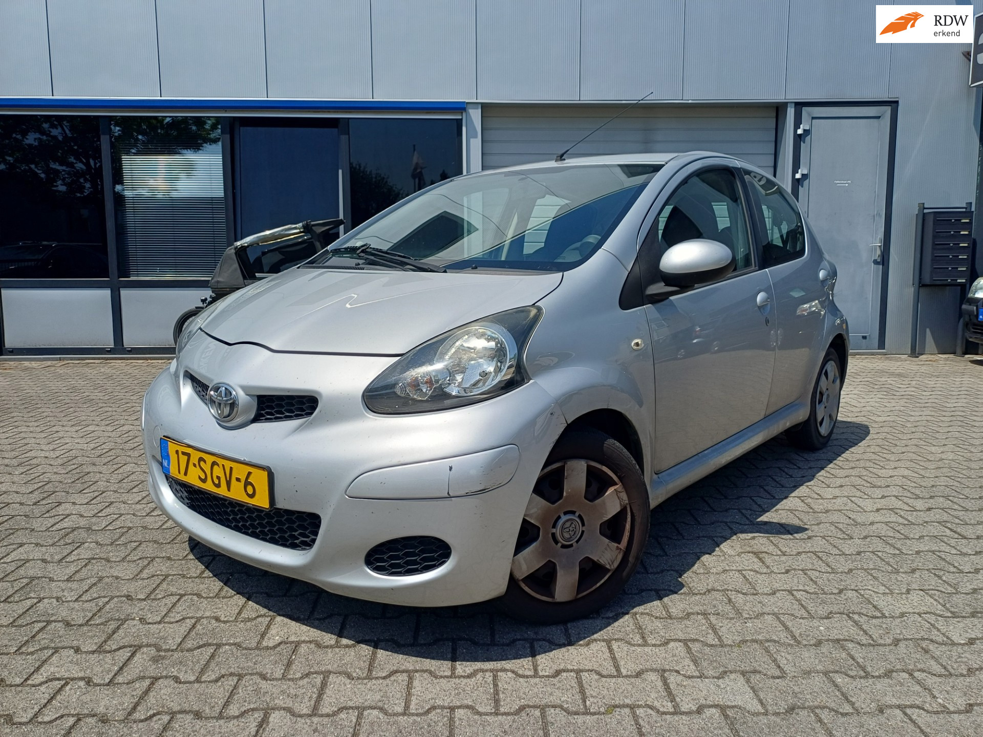 Toyota Toyota Aygo 1.0-12V 5DRS/AIRCO/TOERENTELLER/ELECRAMEN 2010 - voorkant