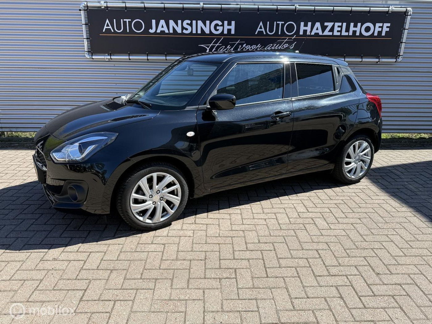 Suzuki Swift 1.2 Select Smart Hybrid met slechts 27.454km | ACC | Stoelverwarming | Airco | Bluetooth | 2024 - voorkant