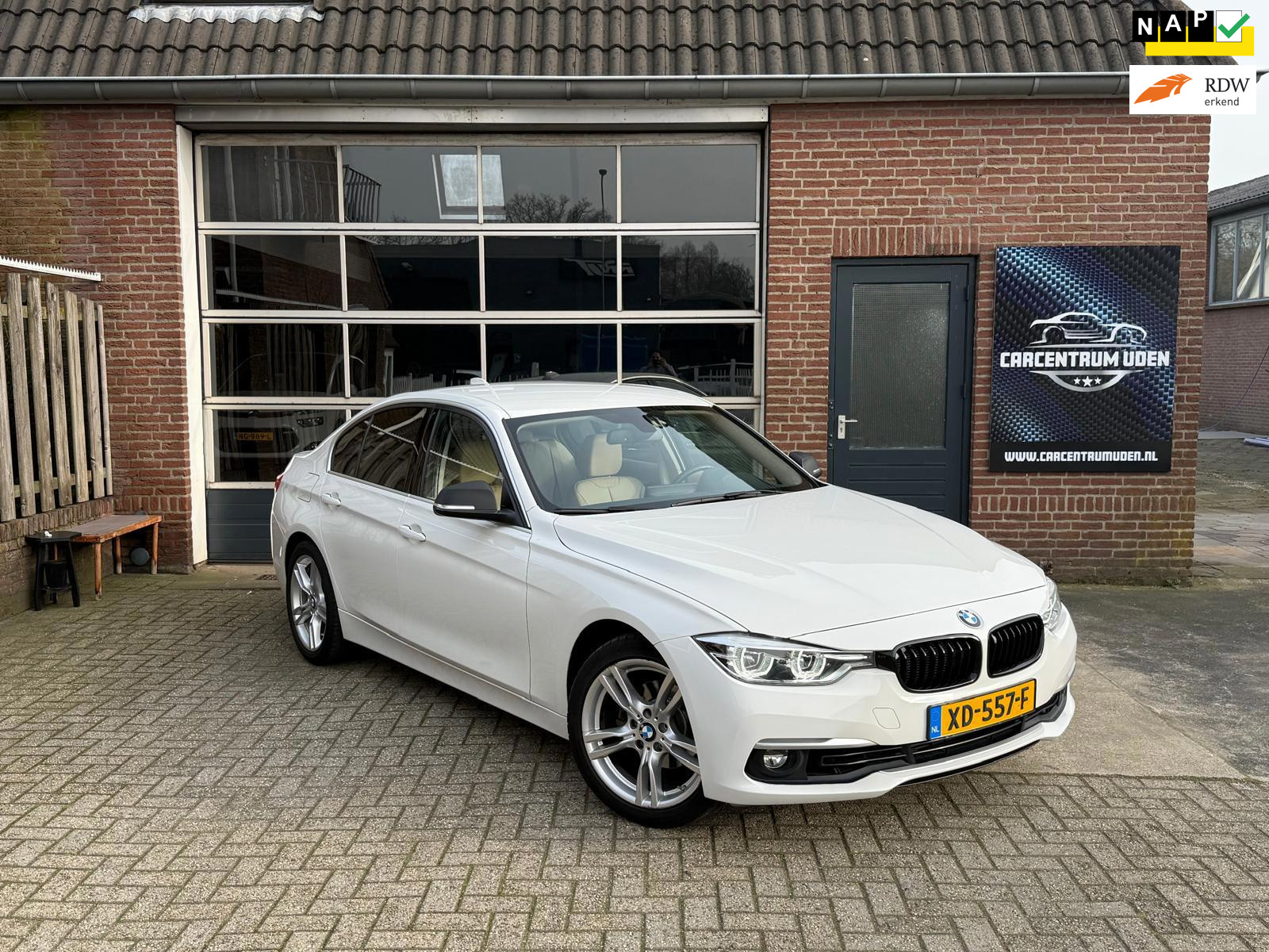 BMW 318i 318i Luxury Edition 2018 - voorkant