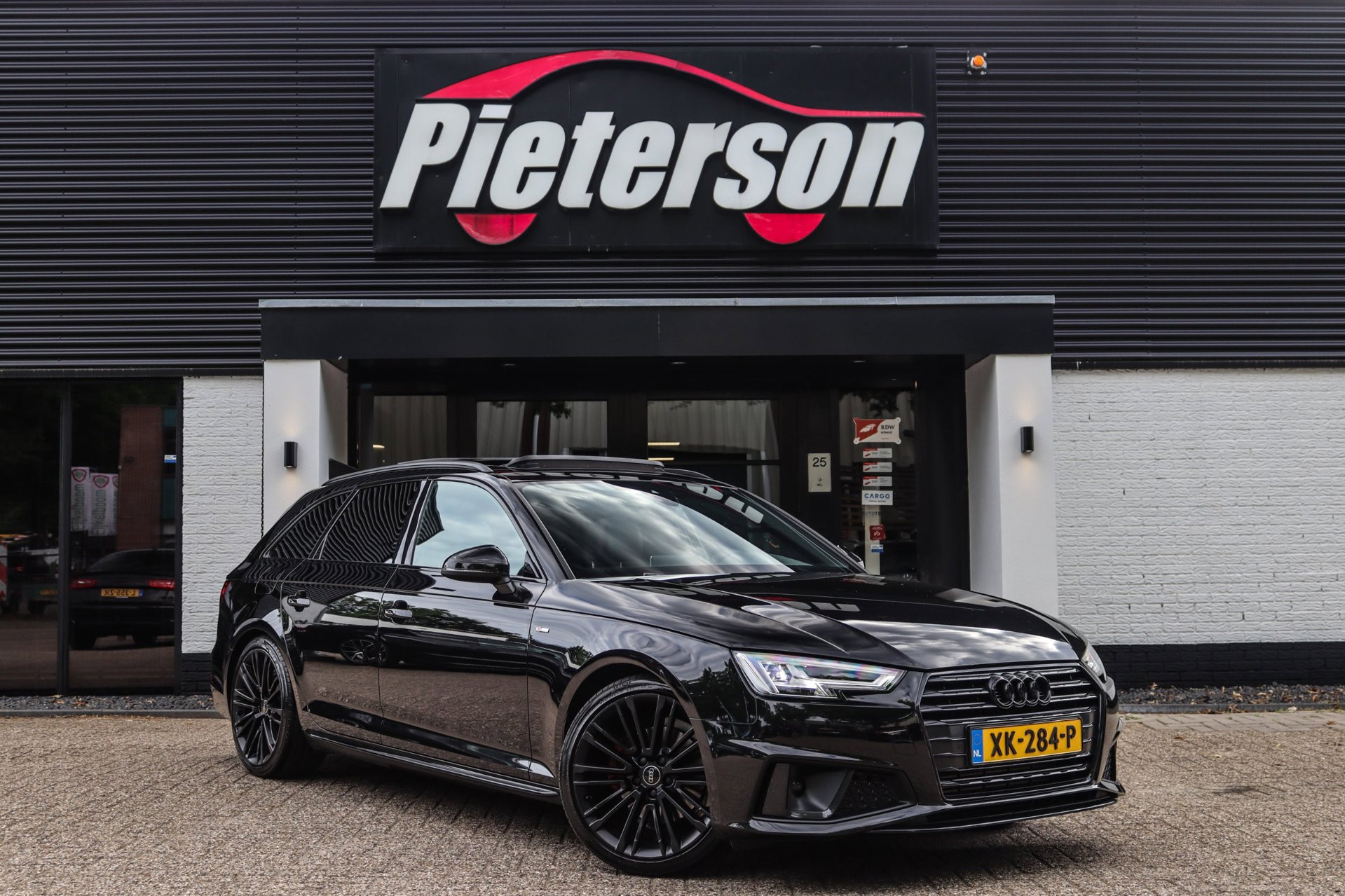Audi A4 Avant 40 TFSI 3x S-Line PANO NAP VITRUAL CARPLAY 2019 - voorkant