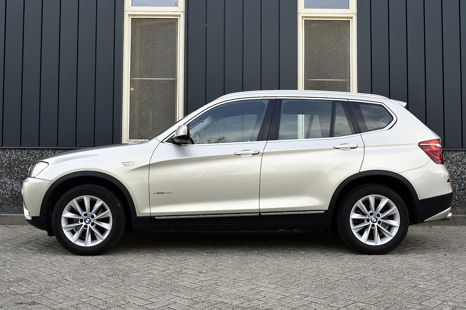 Foto van BMW X3 xDrive 28i