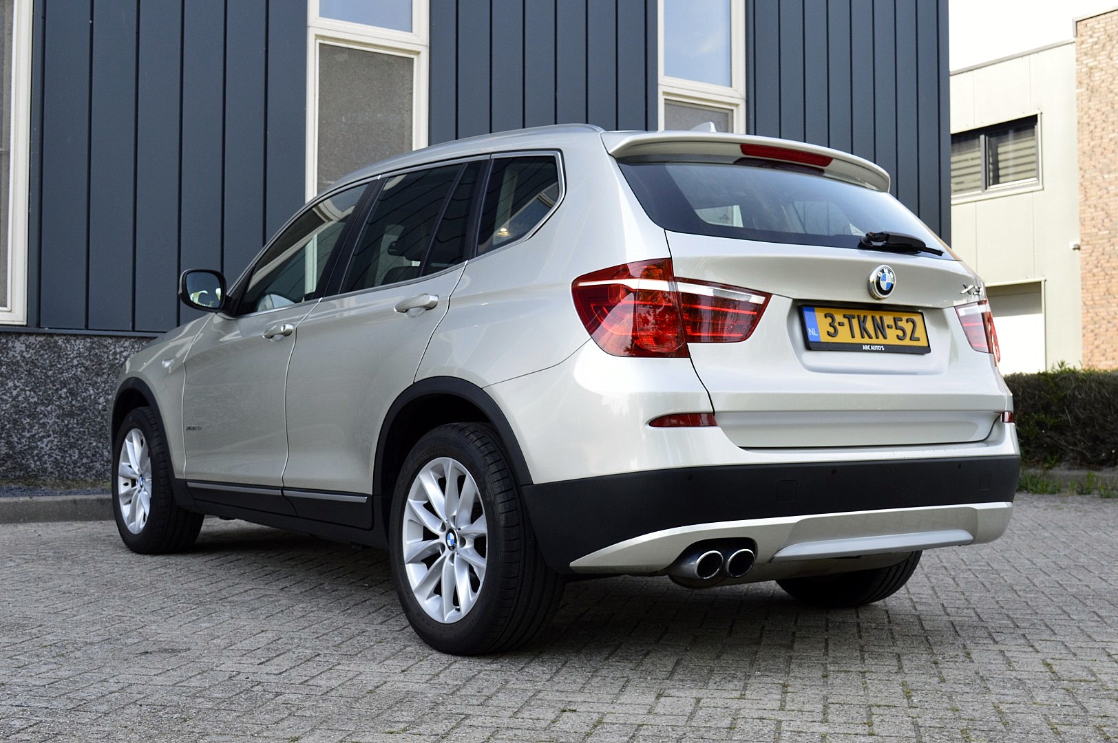 Foto van BMW X3 xDrive 28i
