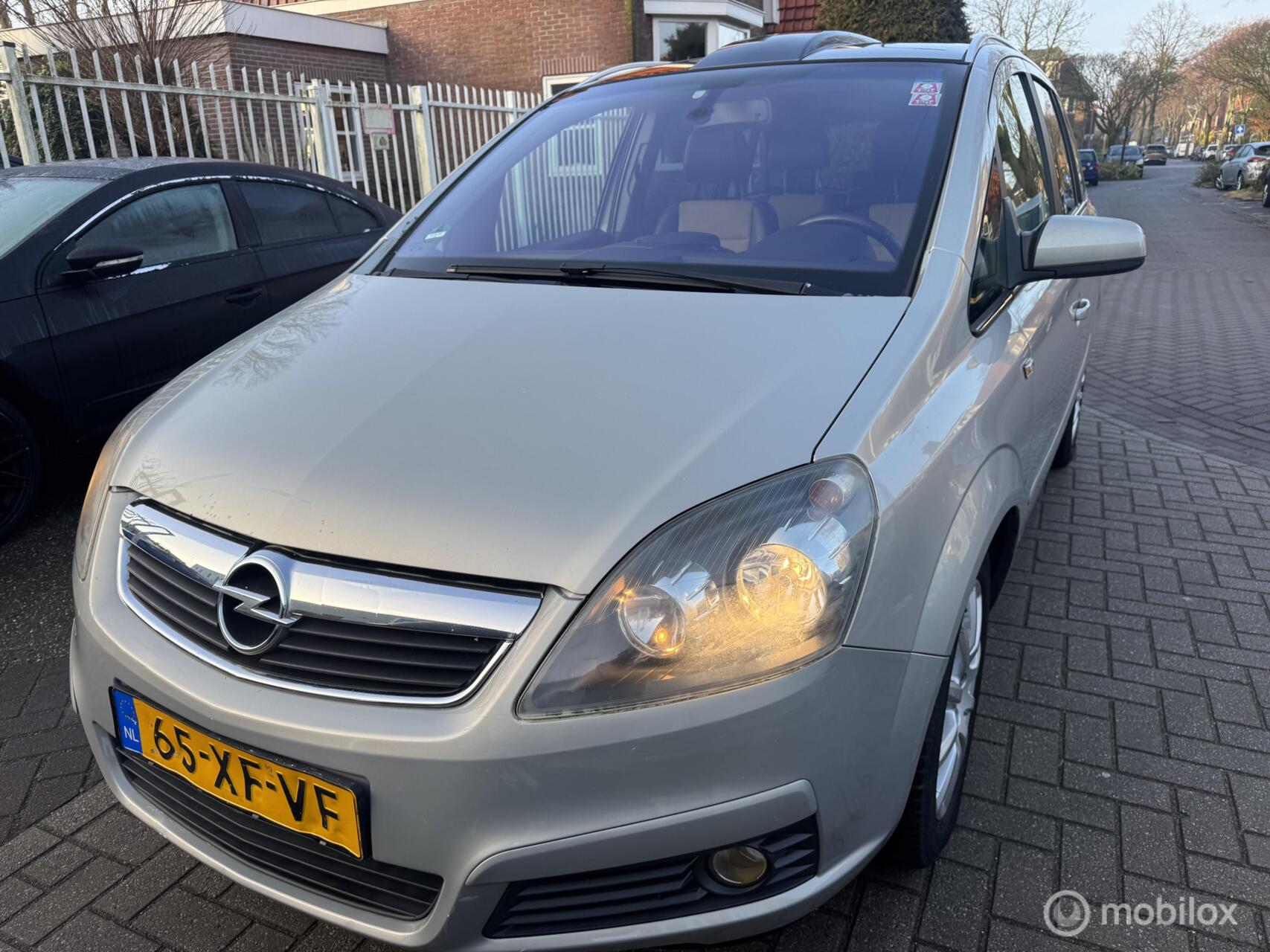 Opel Zafira 2.2 Executive 2007 - voorkant