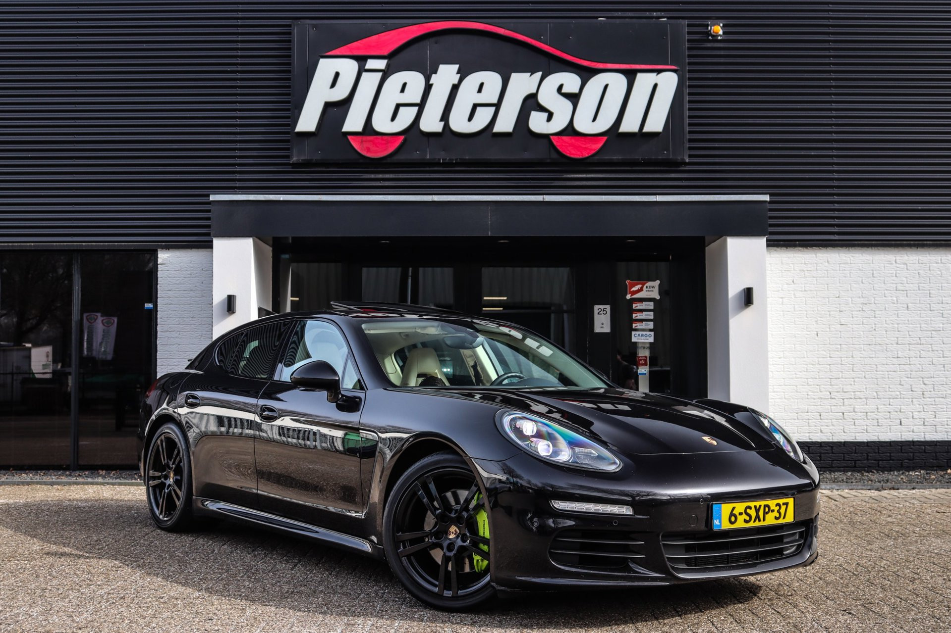 Foto van PORSCHE PANAMERA S E-HYBRID