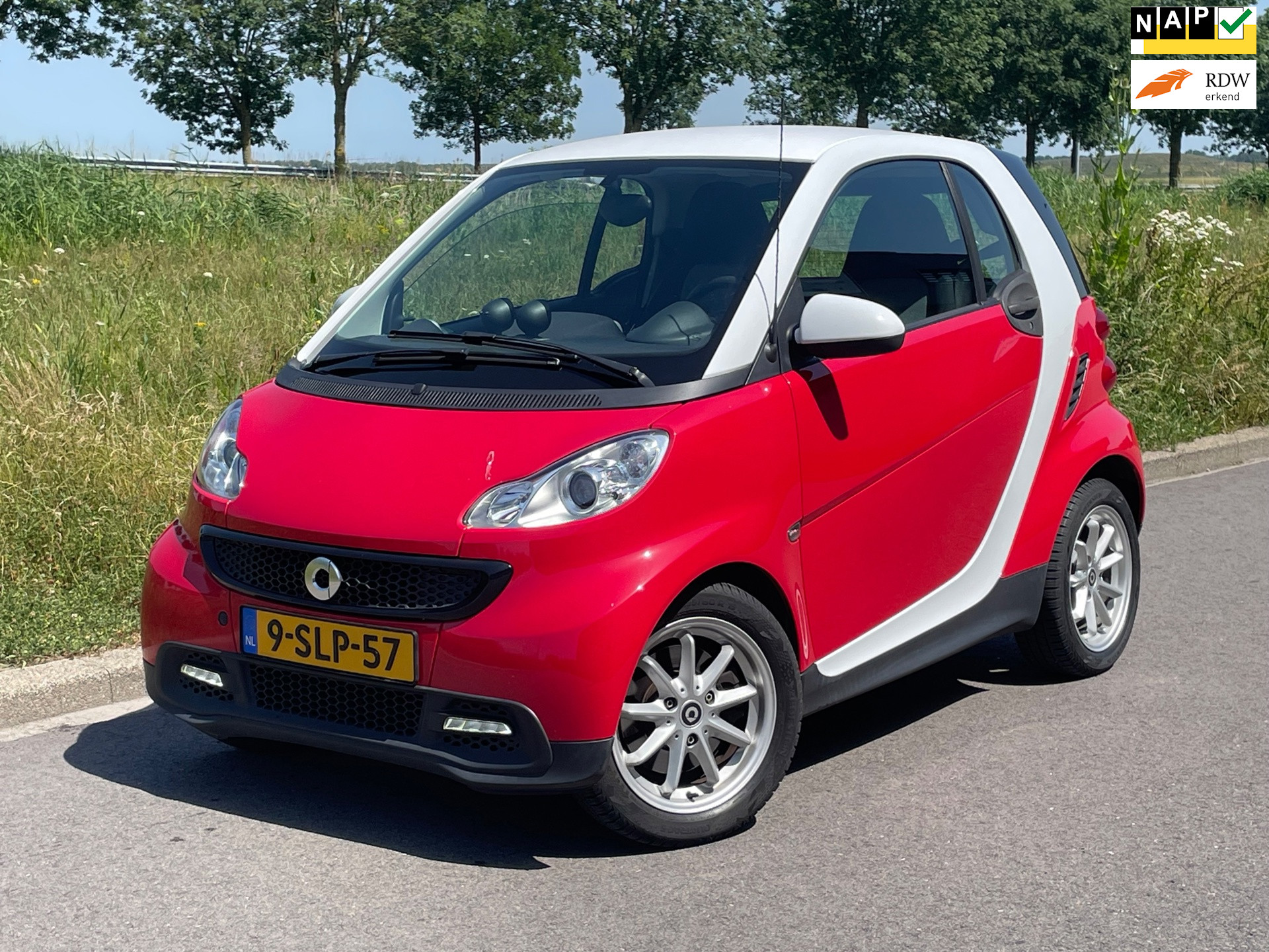 Foto van SMART FORTWO COUPE MHD