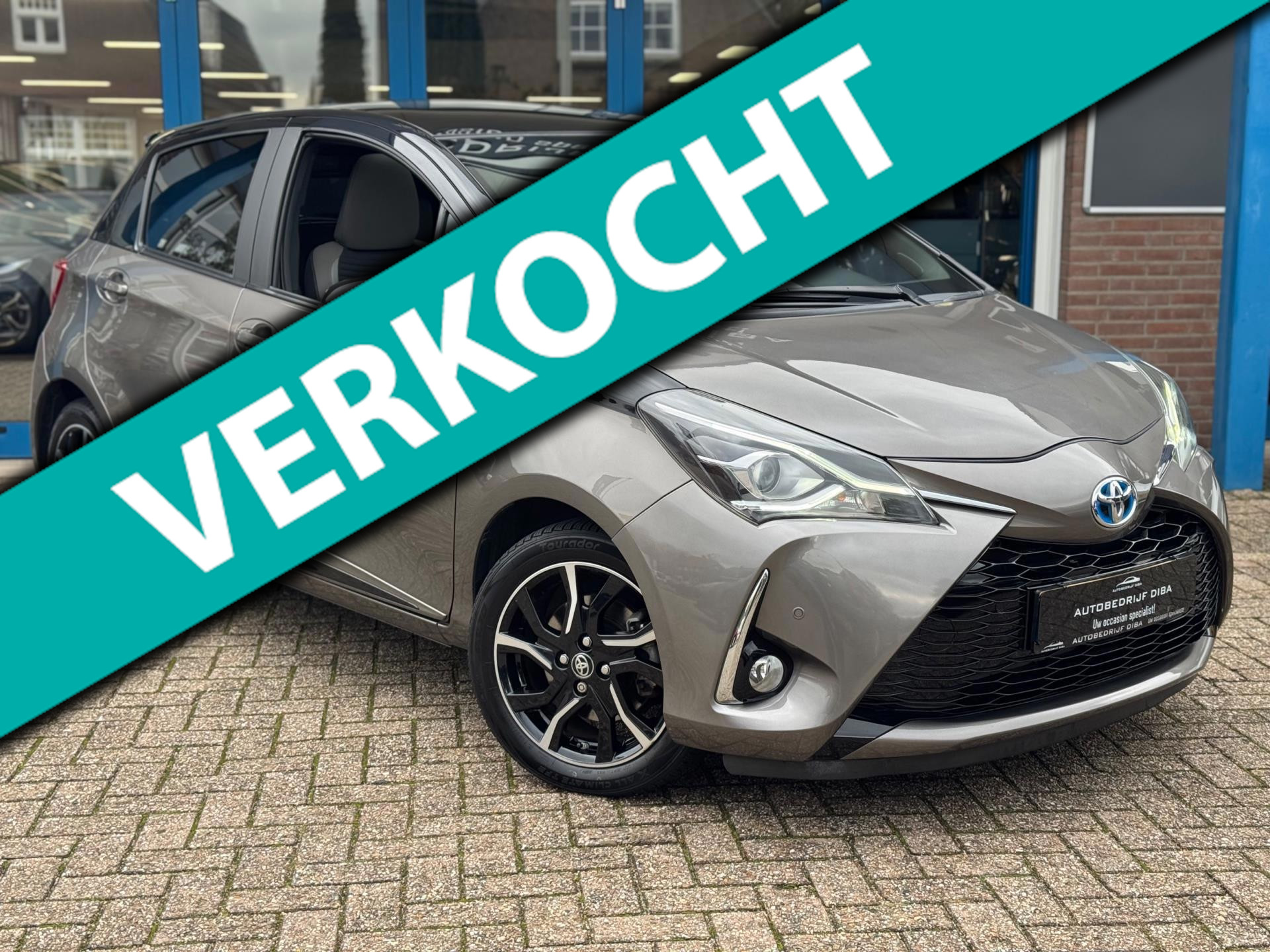 Toyota Toyota Yaris Hybrid 1.5 Hybrid Bi-Tone Plus 2018 AUT NAVI CLIMA NAP 2018 - voorkant