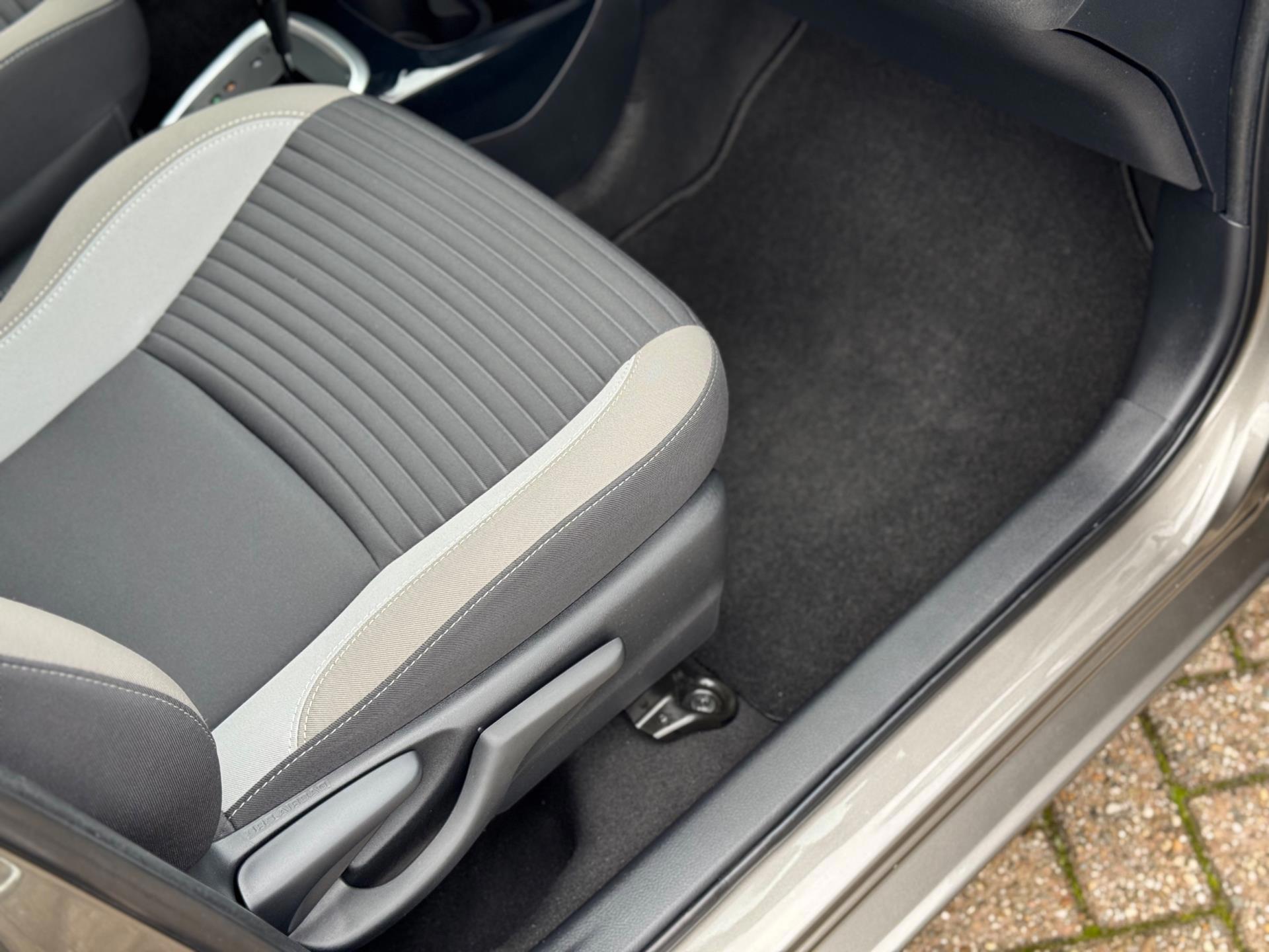 Foto van Toyota Toyota Yaris Hybrid