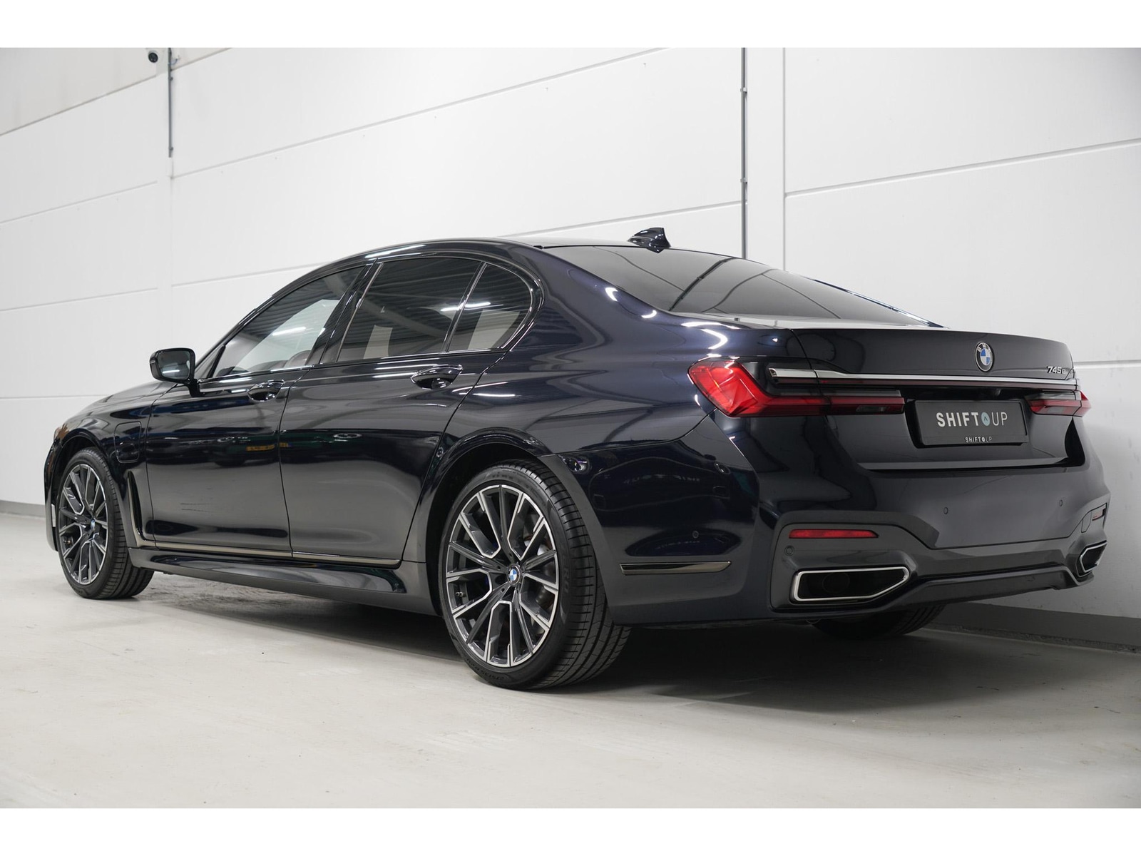 Foto van BMW 745e
