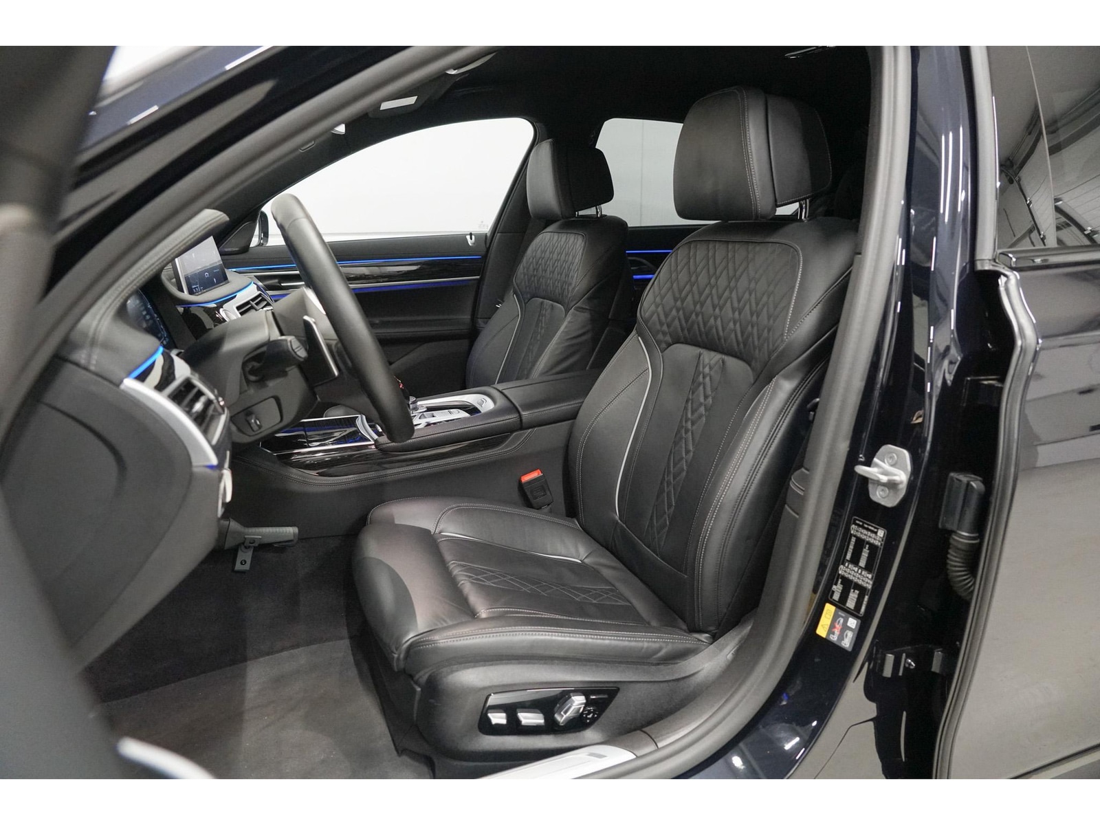 Foto van BMW 745e