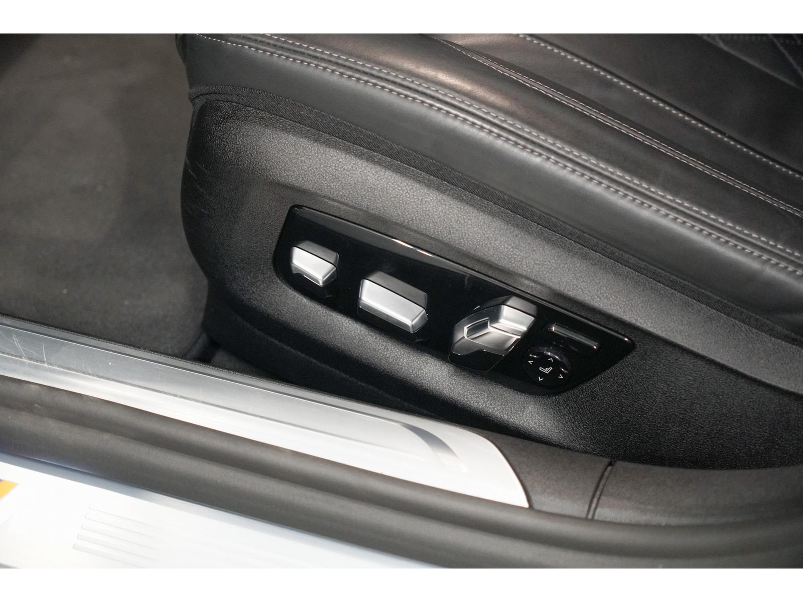 Foto van BMW 745e