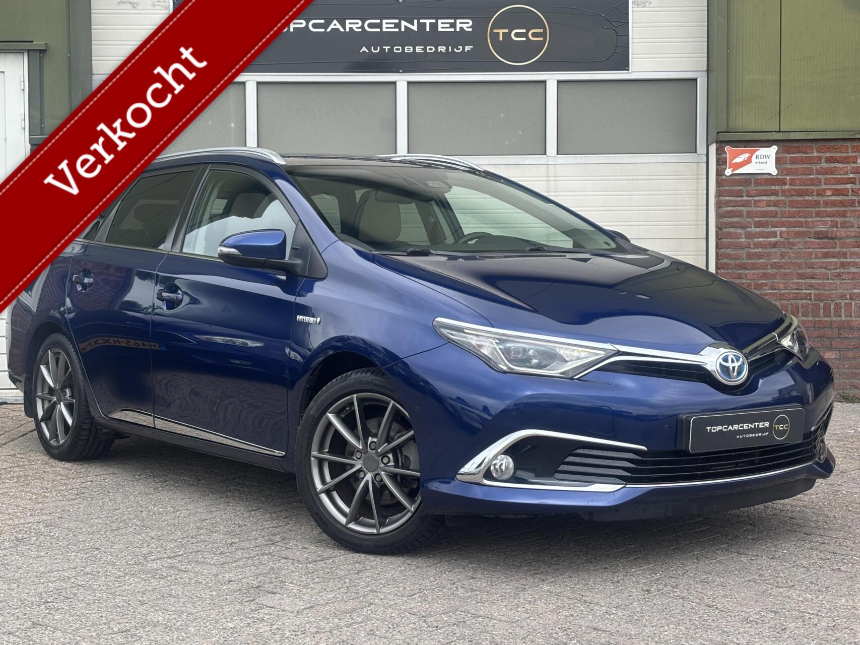 Toyota Toyota Auris 1.8 Hybrid Pro/PANO/LEER/STOELV/CAMERA/TREKH 2015 - voorkant