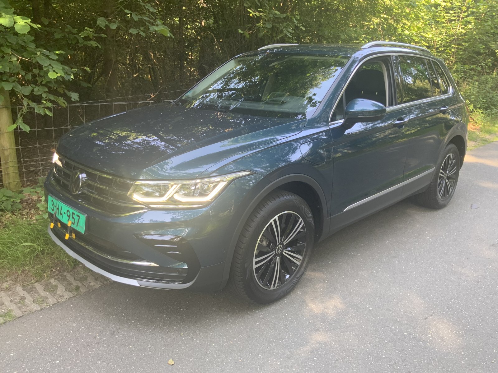 Volkswagen Tiguan 1.4 TSI eHy R Bns+ 2023 - voorkant