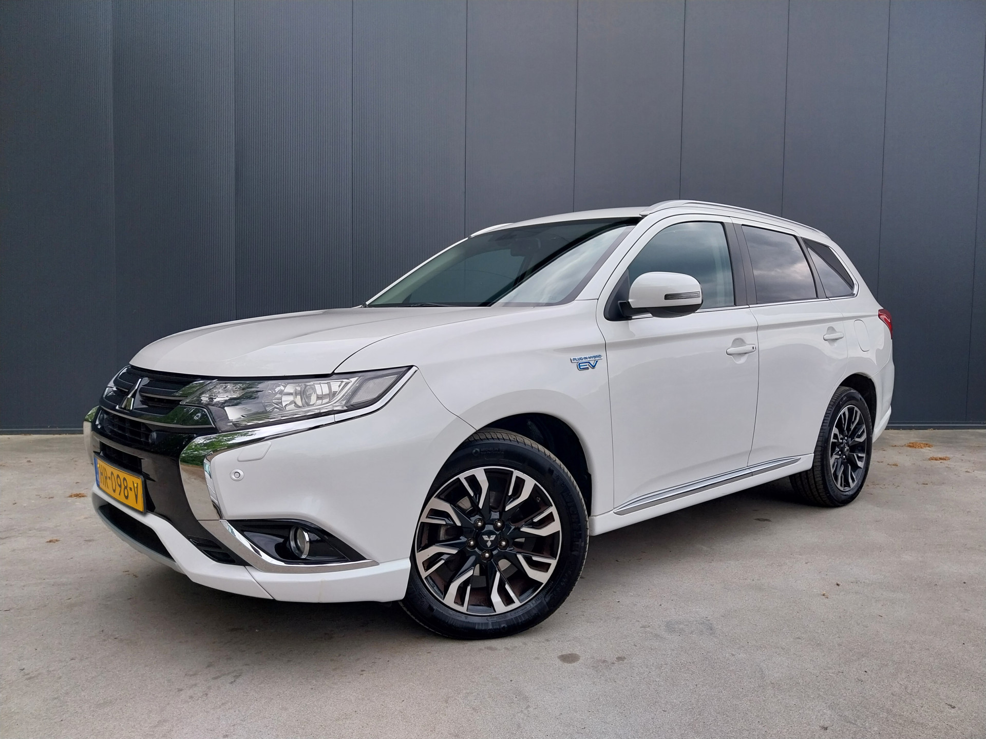 Foto van MITSUBISHI MITSUBISHI OUTLANDER