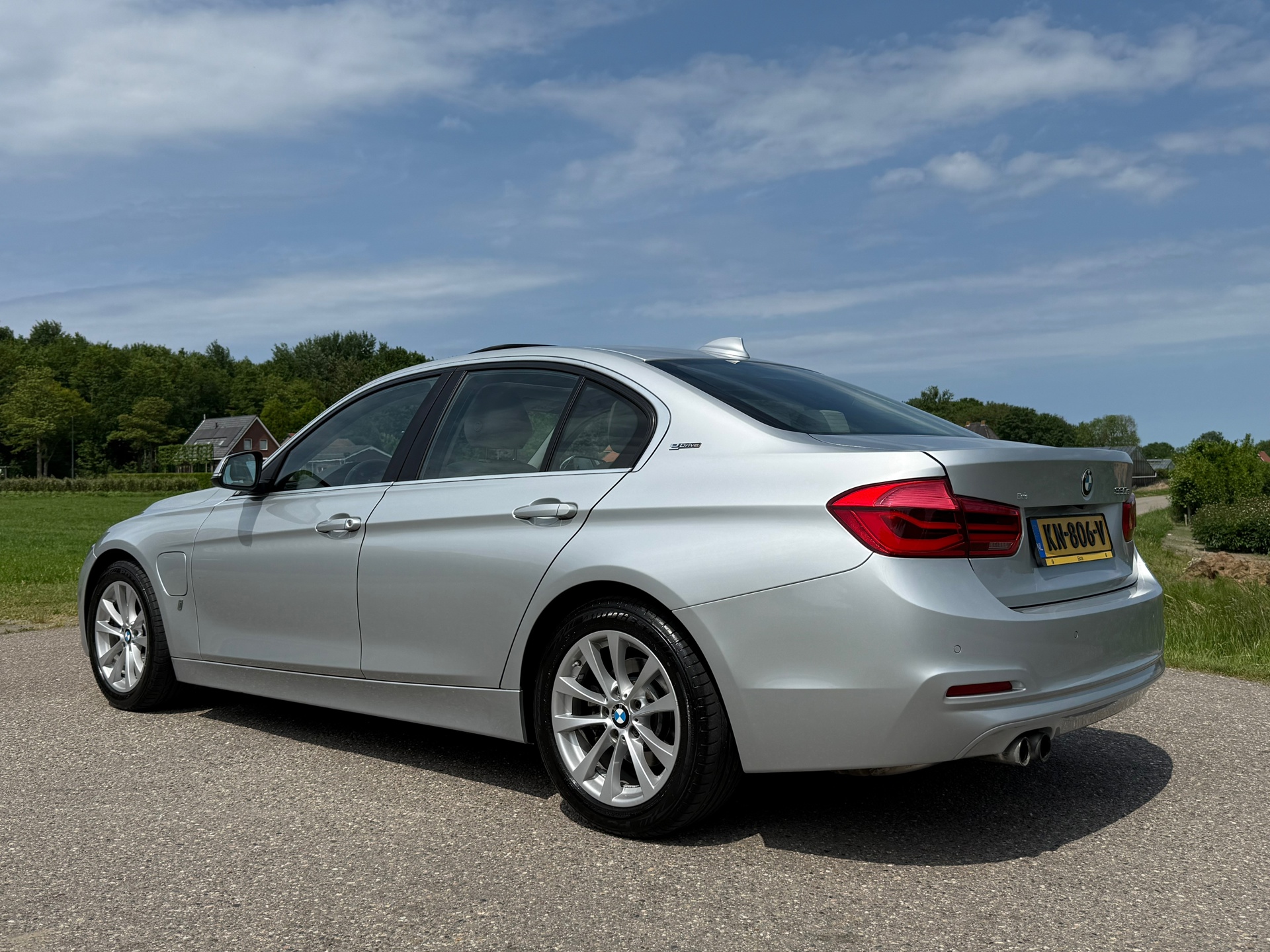 Foto van BMW 330e Iperformance