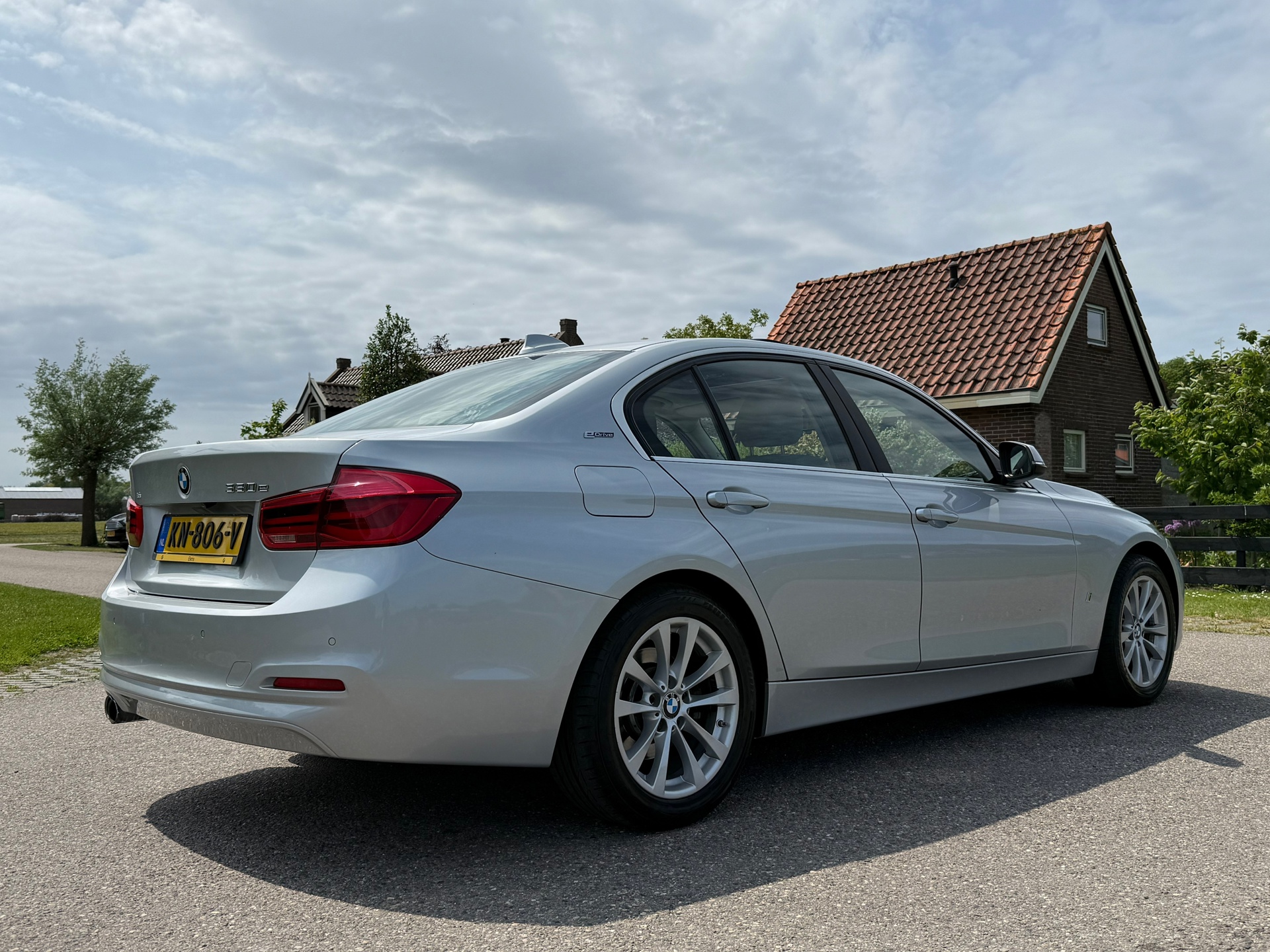 Foto van BMW 330e Iperformance