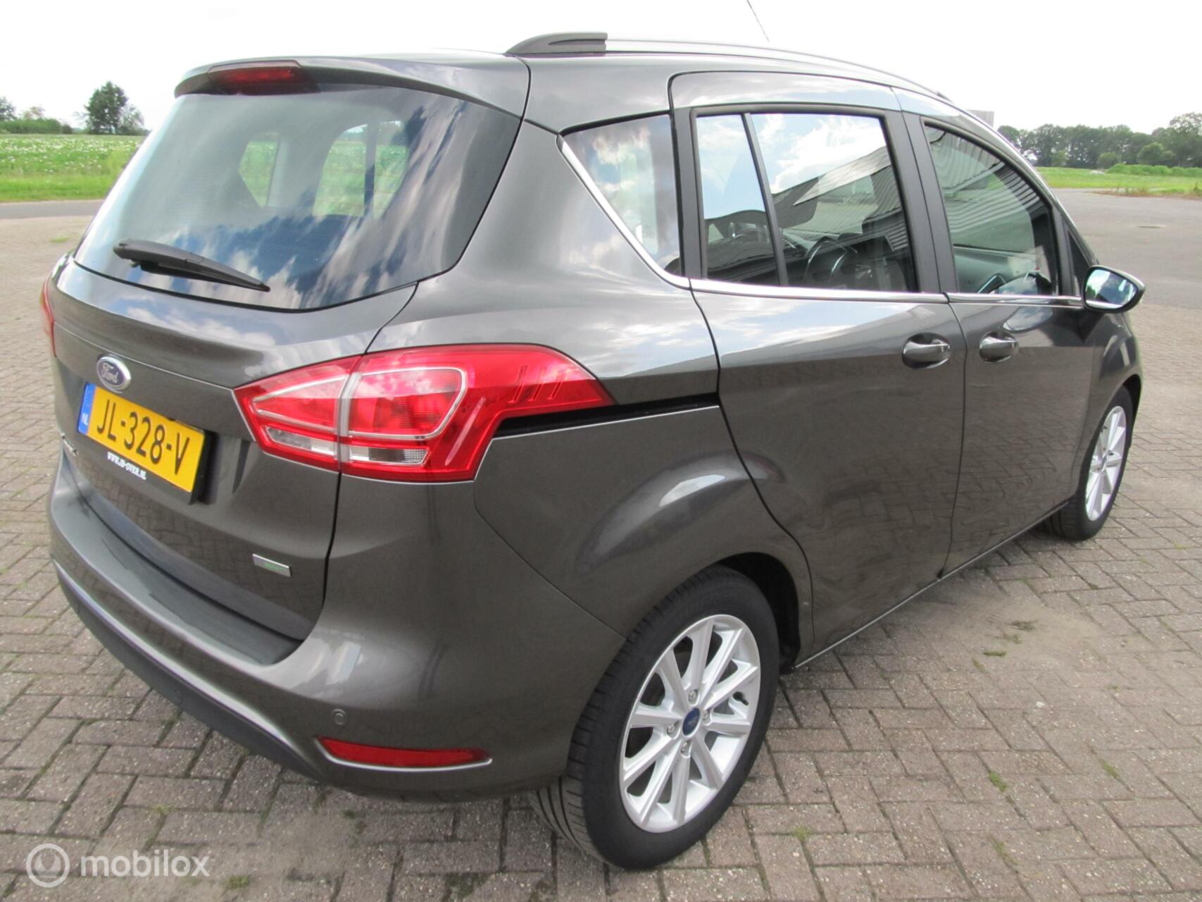 Foto van Ford B-max