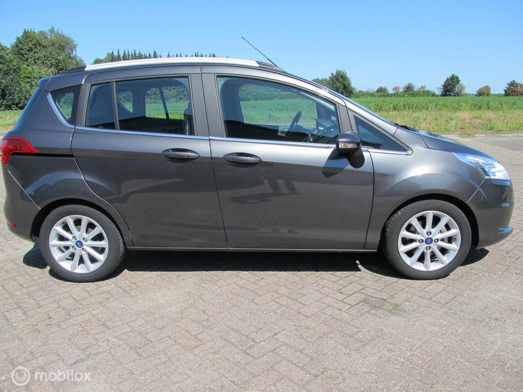 Foto van Ford B-max