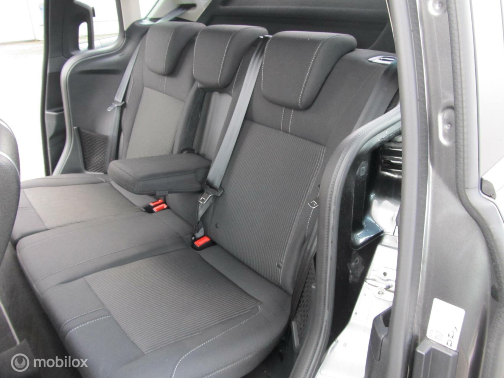 Foto van Ford B-max
