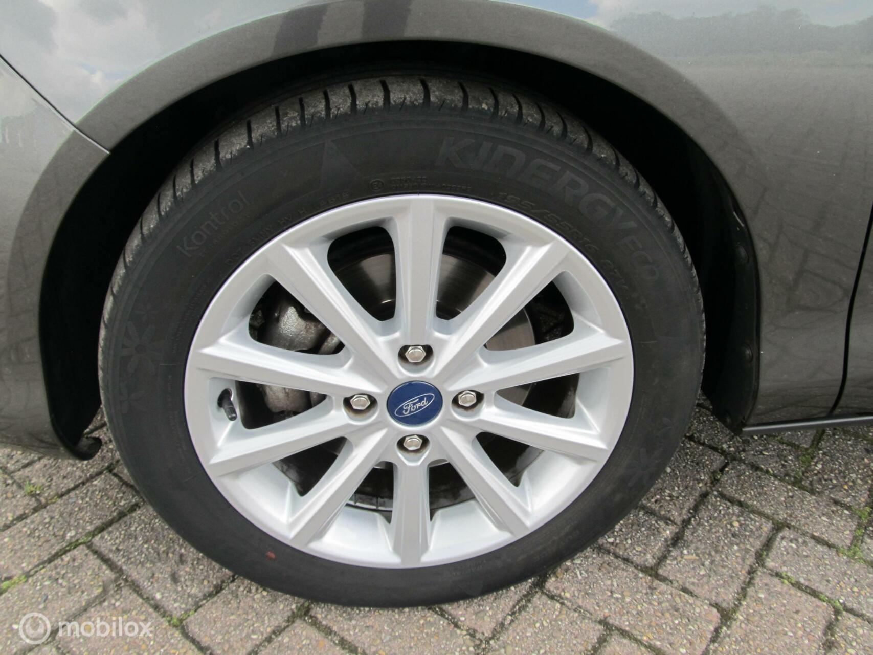 Foto van Ford B-max