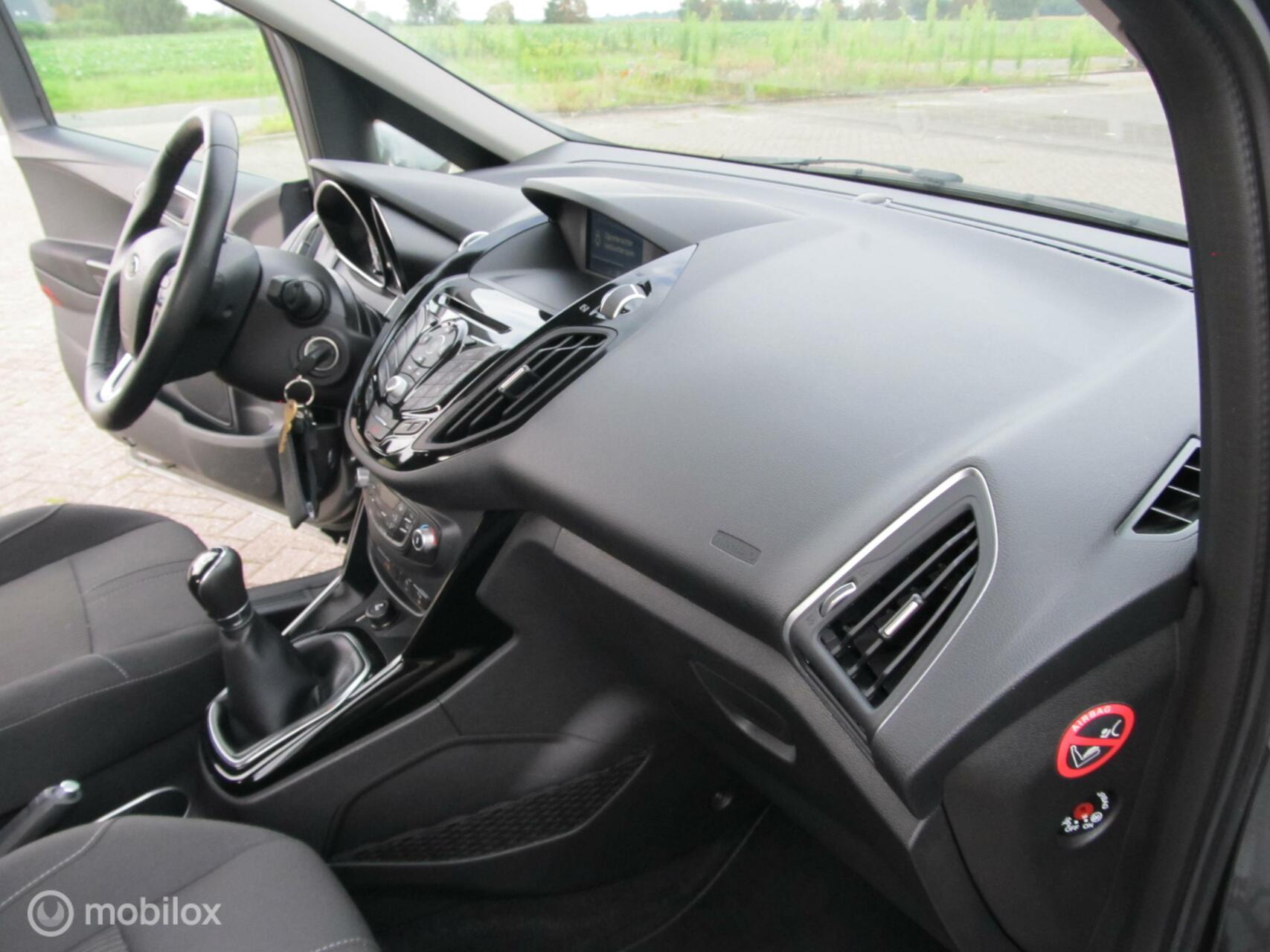 Foto van Ford B-max