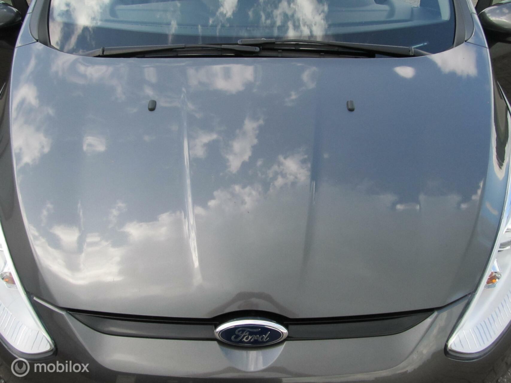 Foto van Ford B-max