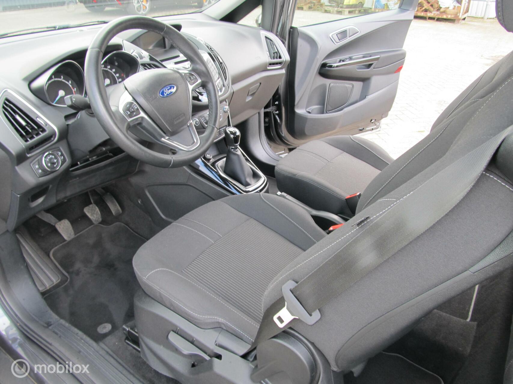 Foto van Ford B-max