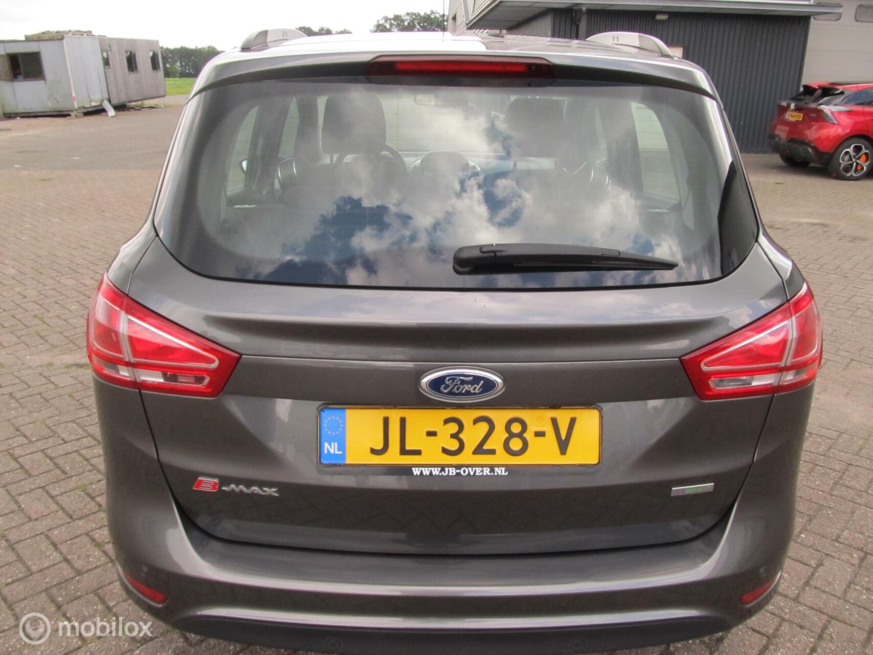 Foto van Ford B-max