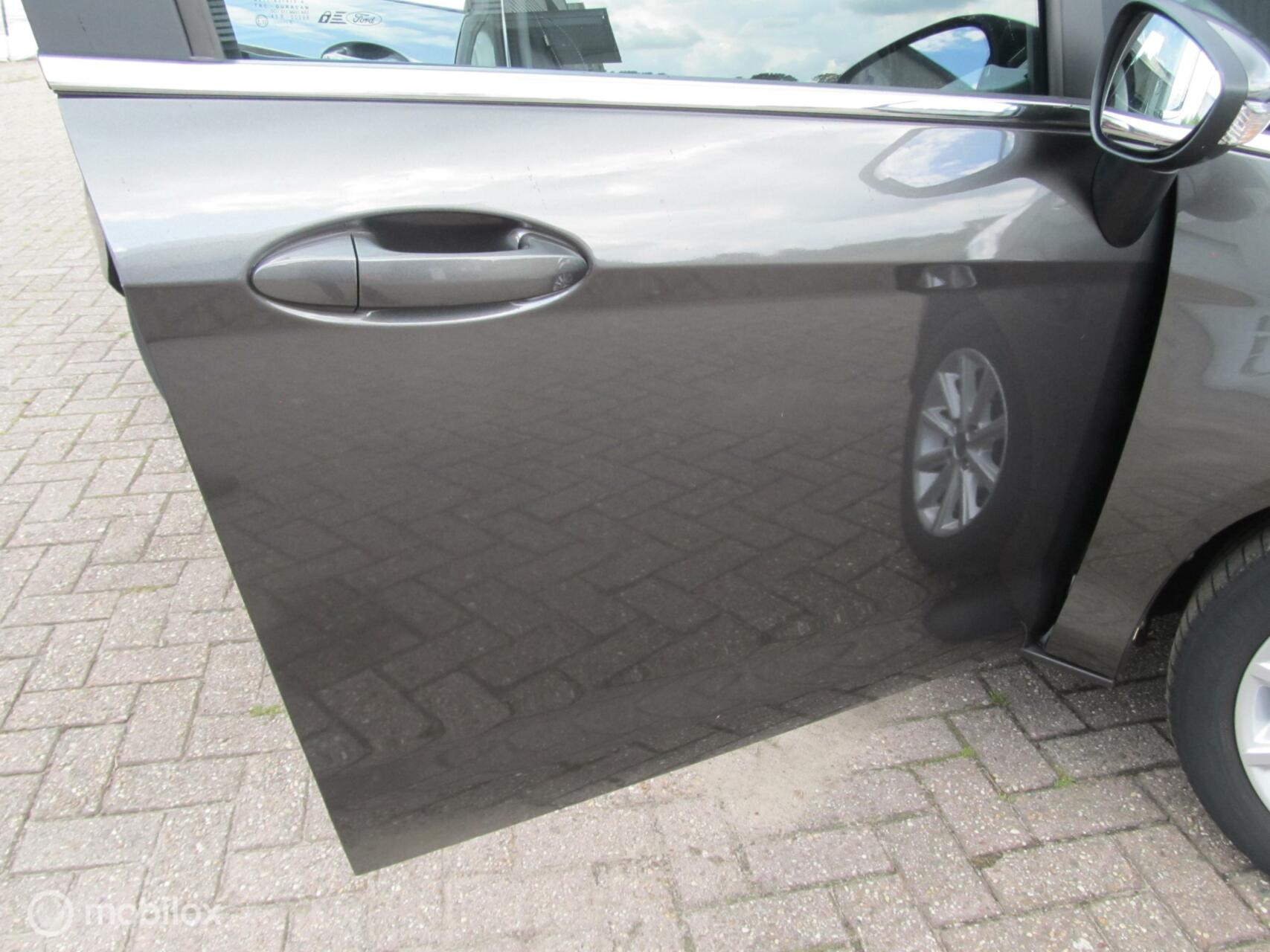 Foto van Ford B-max