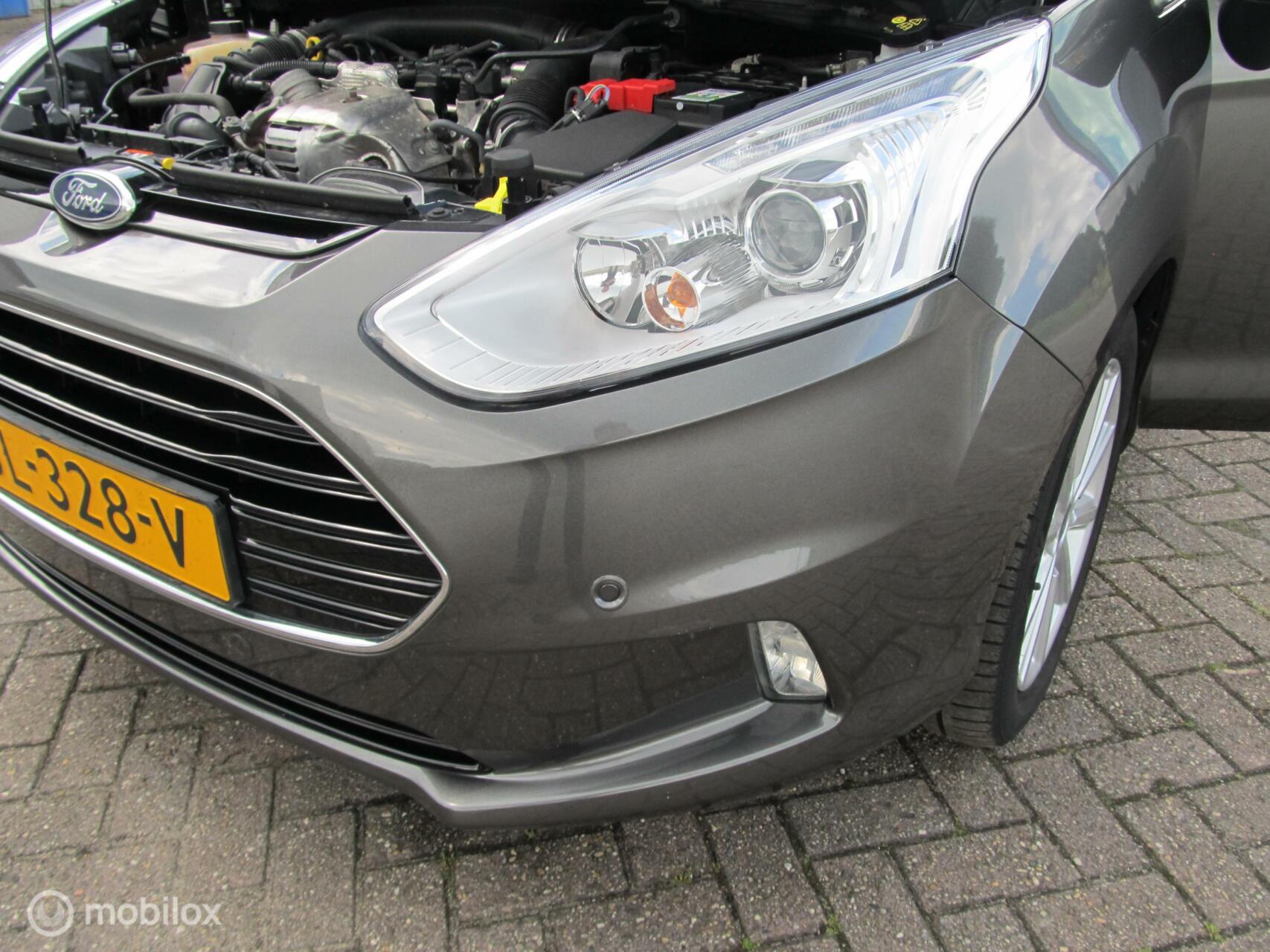 Foto van Ford B-max