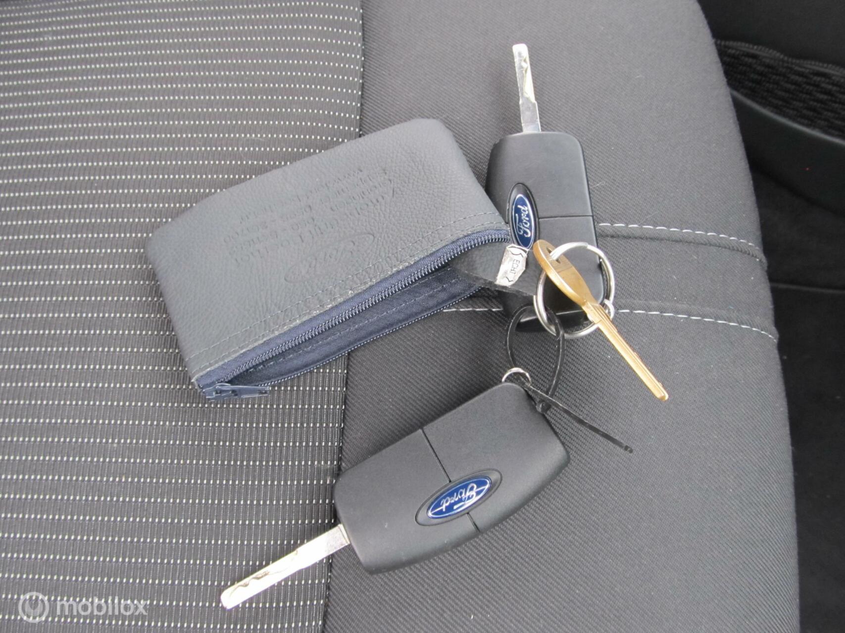 Foto van Ford B-max