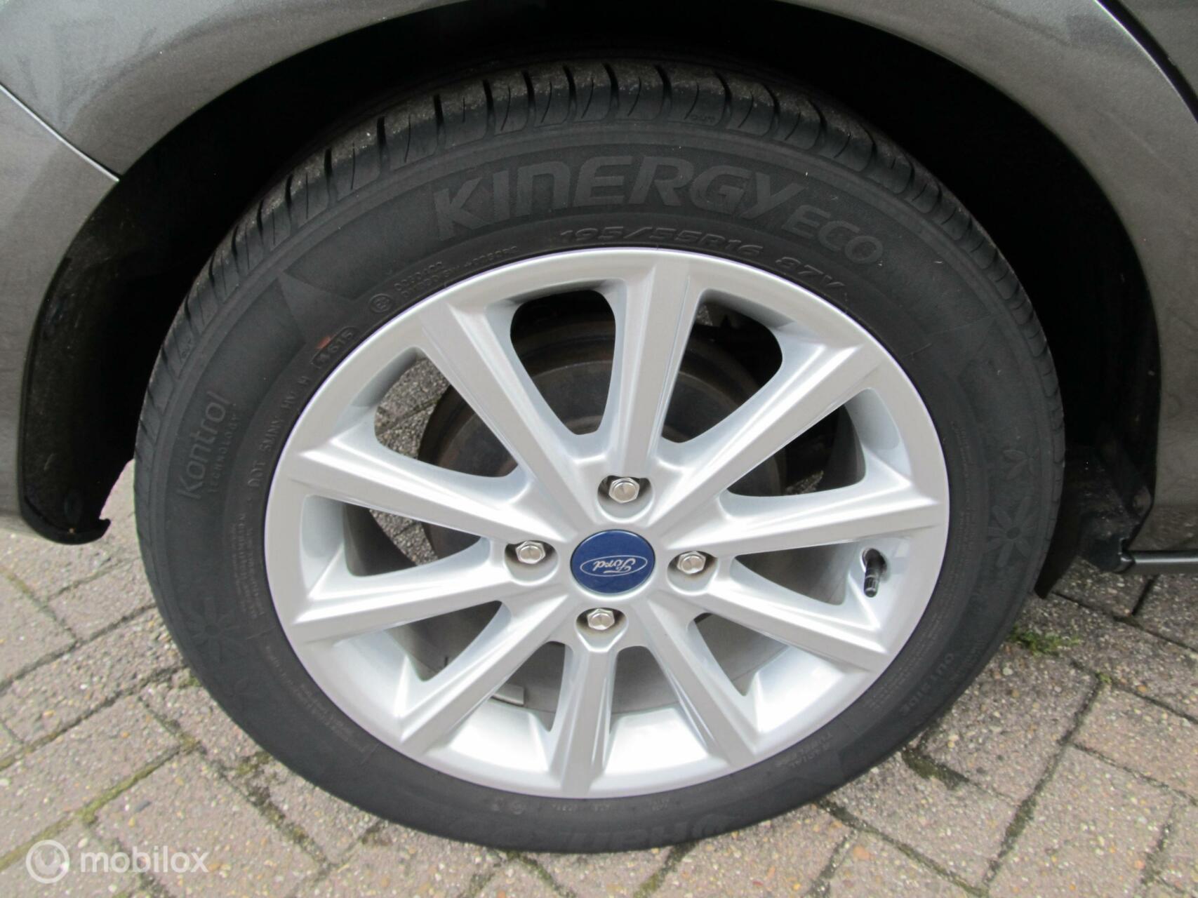 Foto van Ford B-max