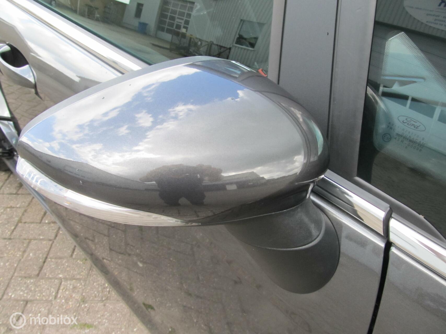 Foto van Ford B-max