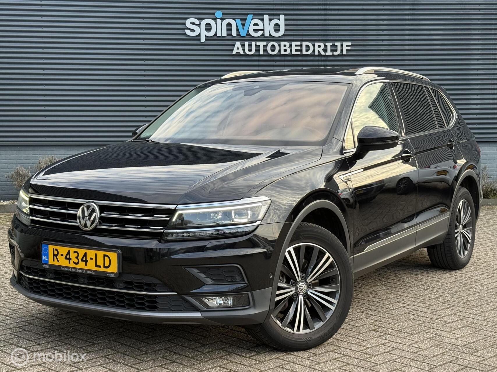 Volkswagen Tiguan 1.4 TSI ACT Highline Business R - Dsg - Virtual - Trekhaak - 2018 - voorkant
