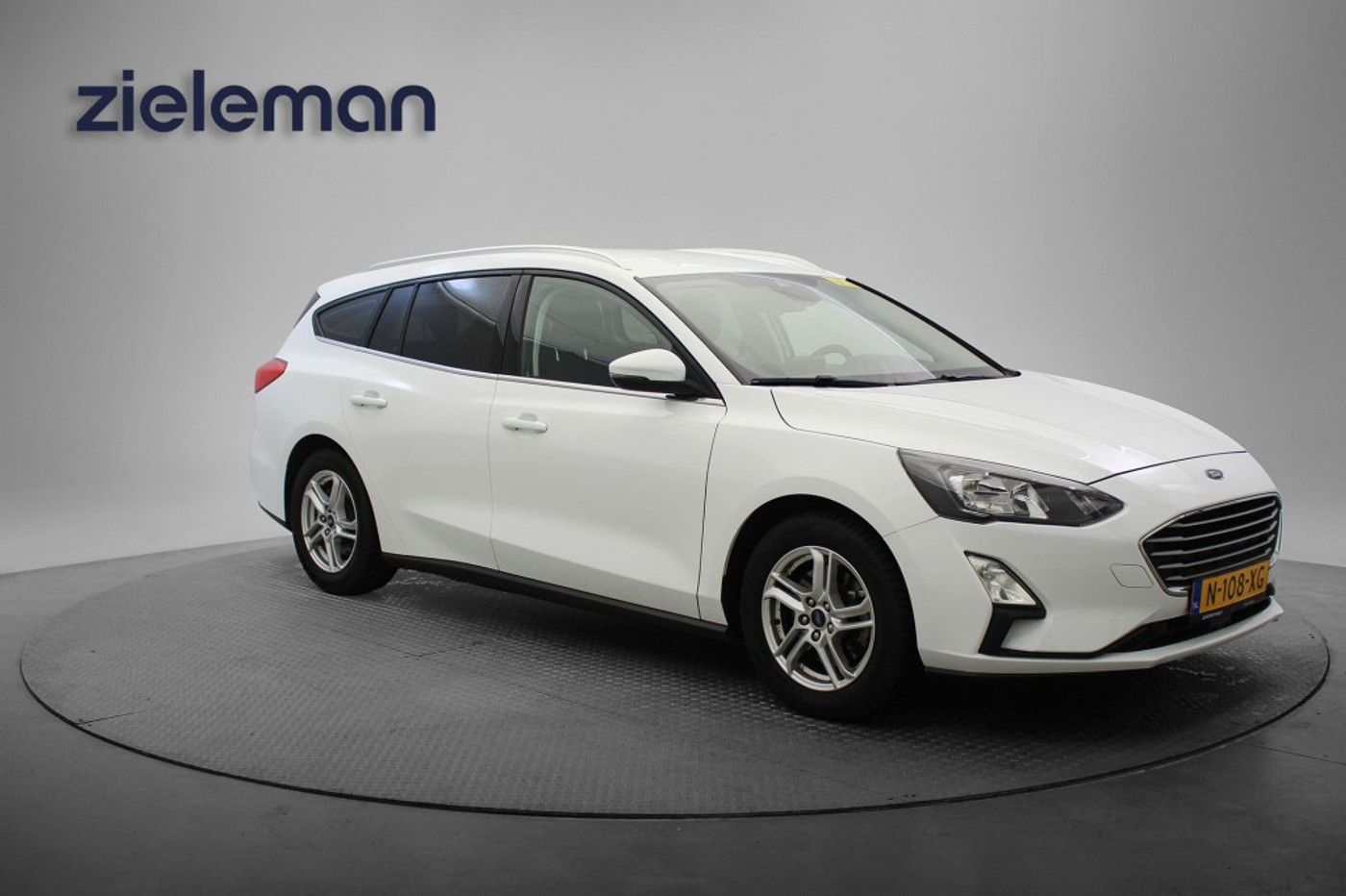 Ford Focus 1.5 EcoBoost Titanium X Business - Carplay, Camera, Cruise 2022 - voorkant