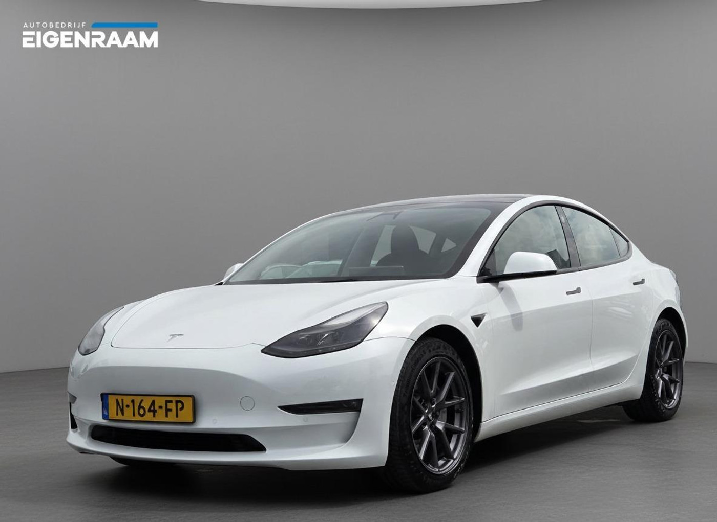 Tesla Model 3 Long Range AWD 75kWh | Facelift | 90,7% SOH 2021 - voorkant