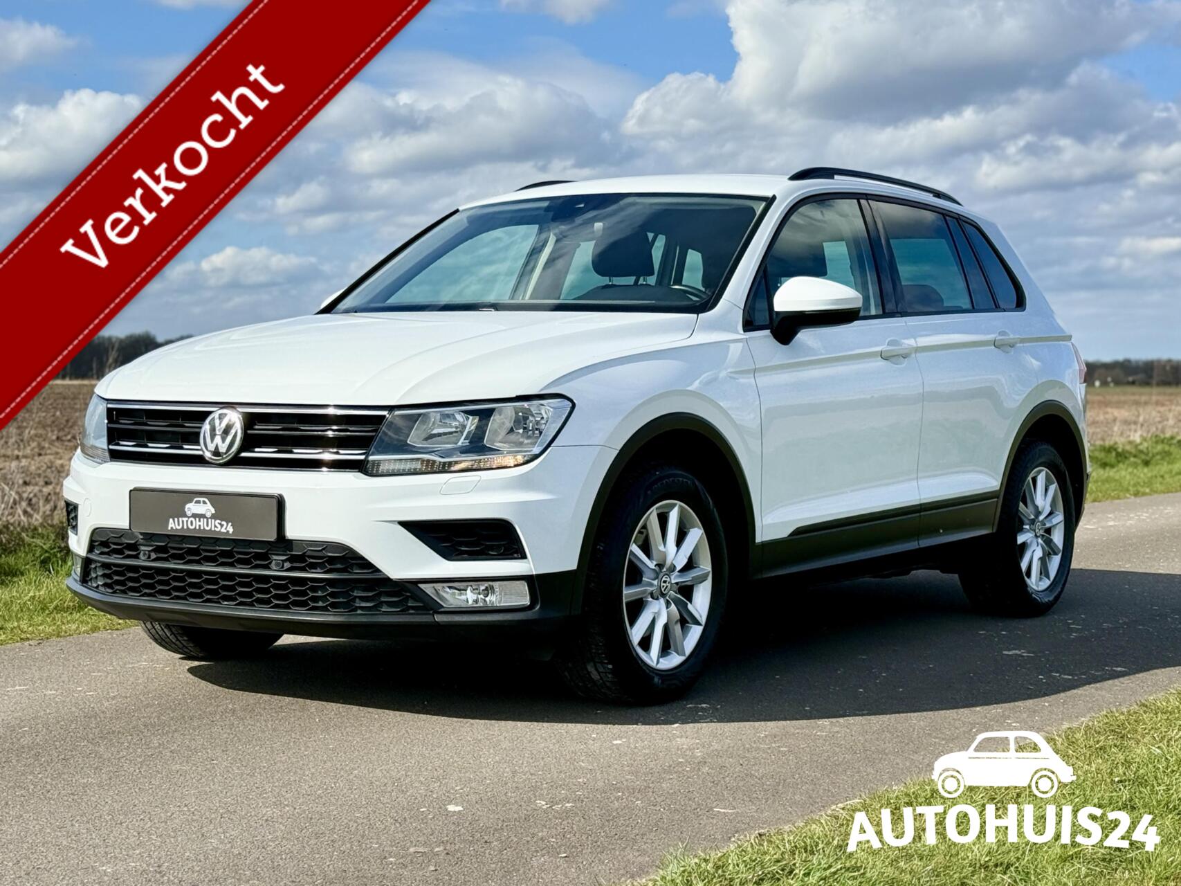 Volkswagen Tiguan 1.4 TSI Connected Series 2017 TREKHAAK CLIMA PDC STOELVERWARMING 2017 - voorkant