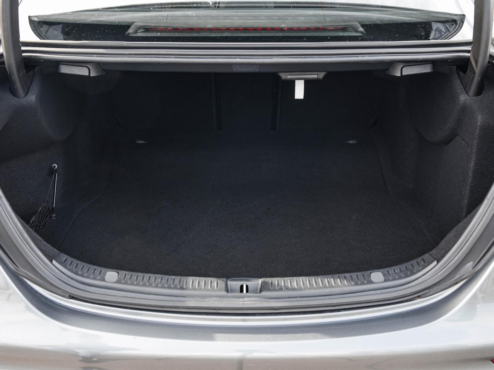 Foto van Mercedes-Benz E 220 D
