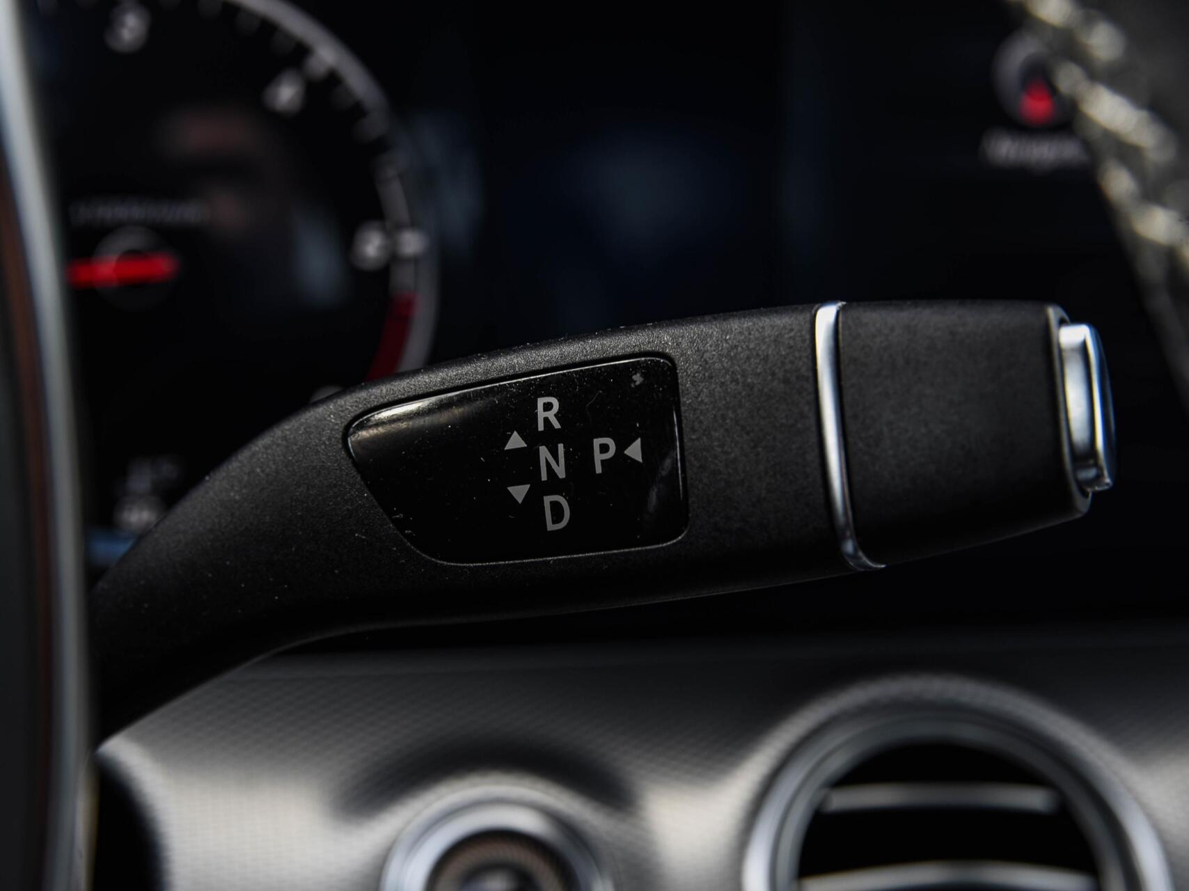 Foto van Mercedes-Benz E 220 D