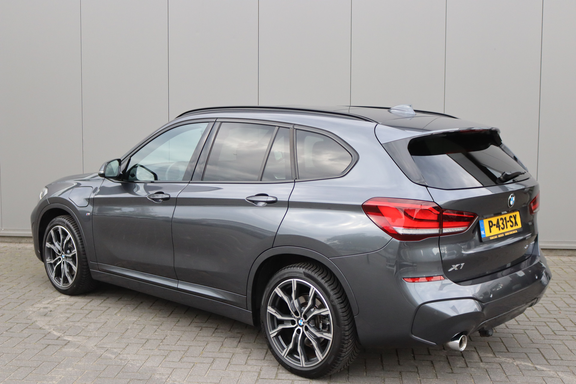 Foto van BMW X1 Xdrive25e