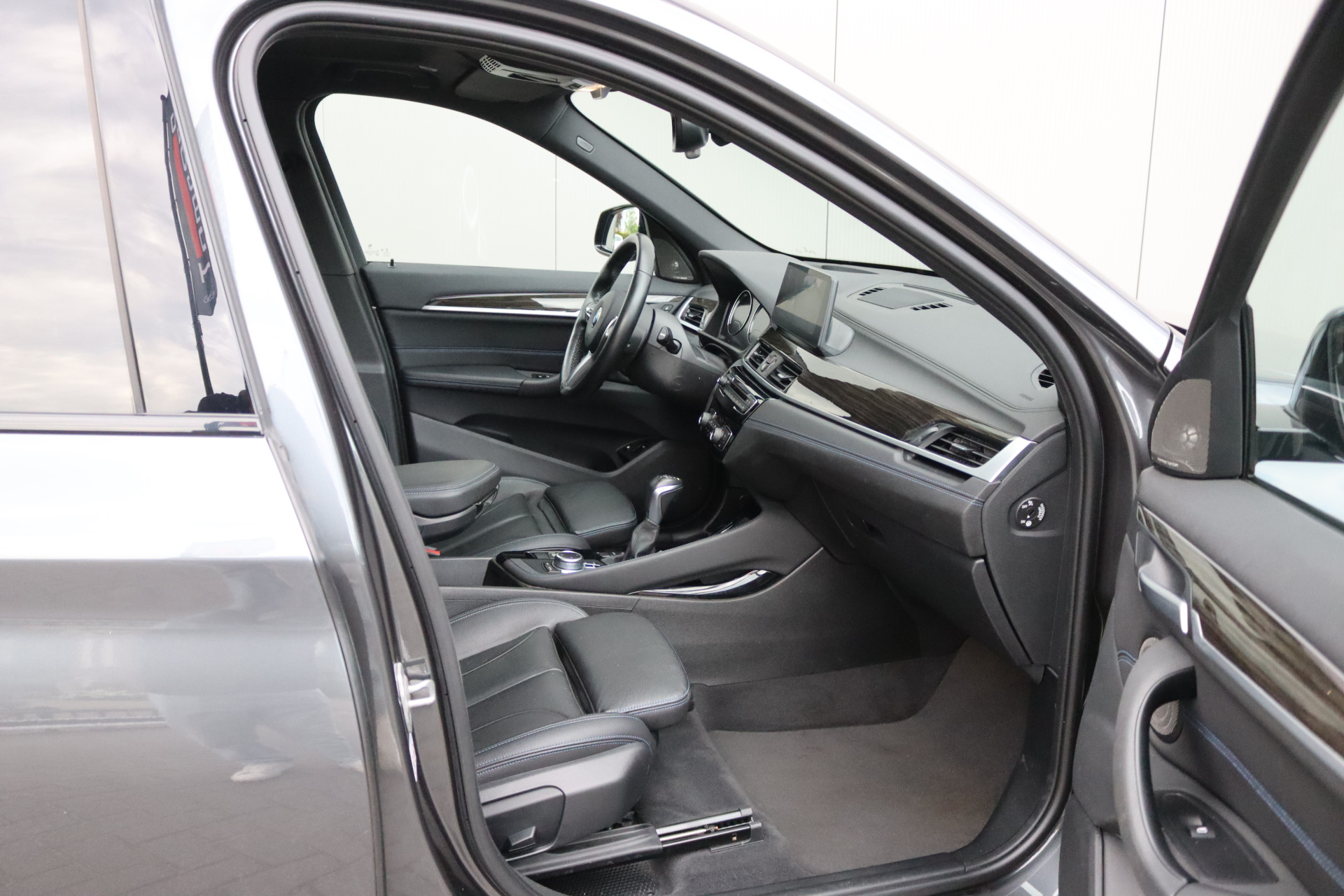 Foto van BMW X1 Xdrive25e