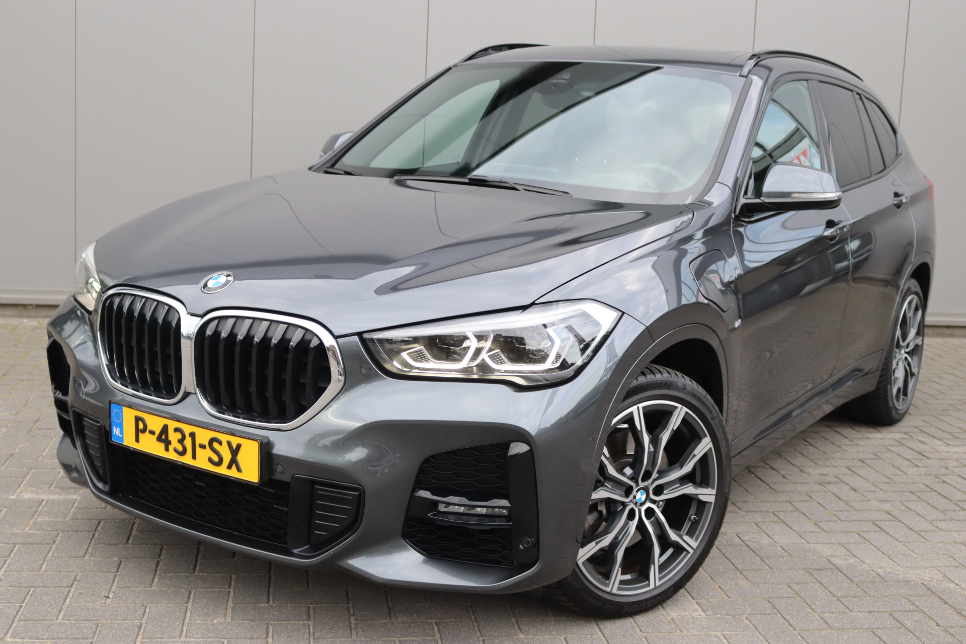 Foto van BMW X1 Xdrive25e