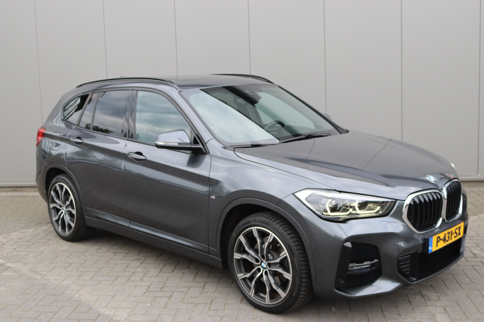 Foto van BMW X1 Xdrive25e