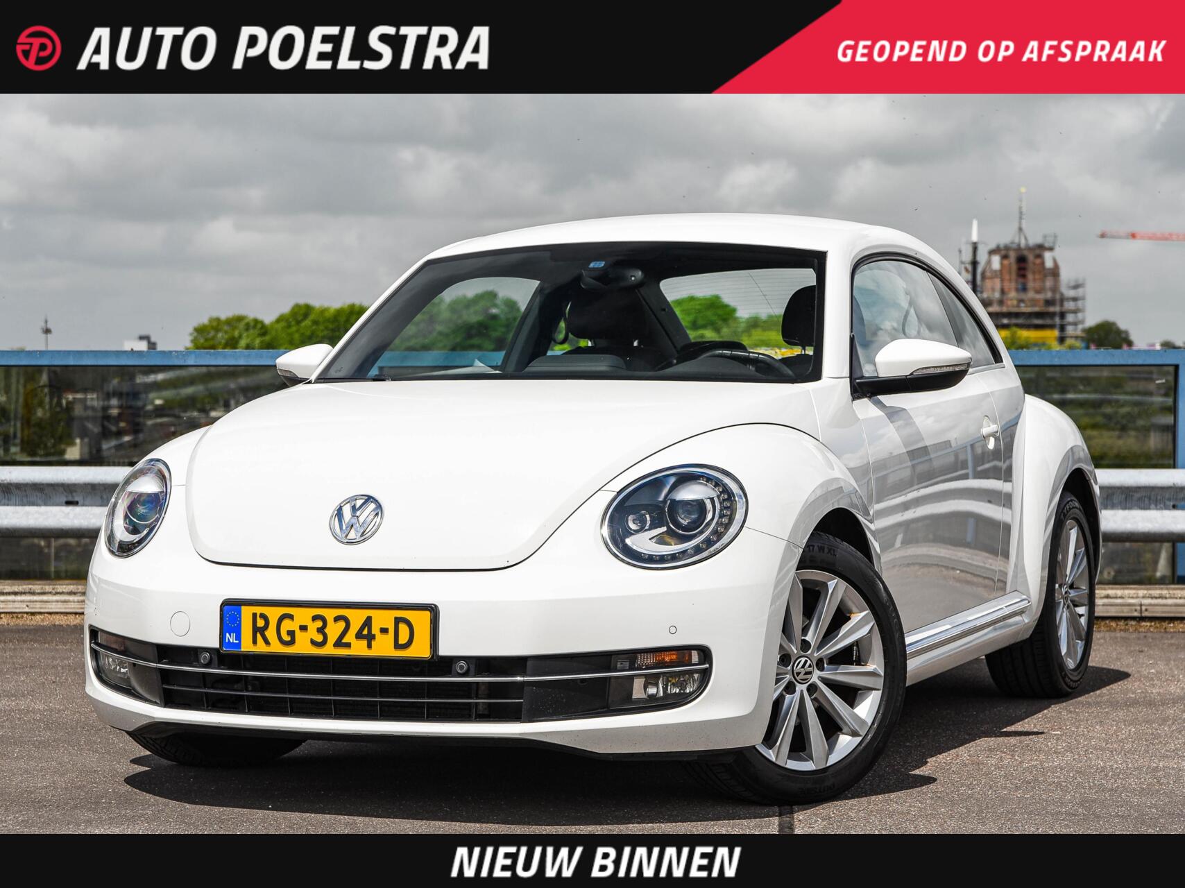 Volkswagen Beetle 1.6 TDI Design 105 PK | Bi-xenon | Fender Audio | Cruise Control | ECC | Stoelverwarming | Navigatie | Trekhaak | 17" 2013 - voorkant