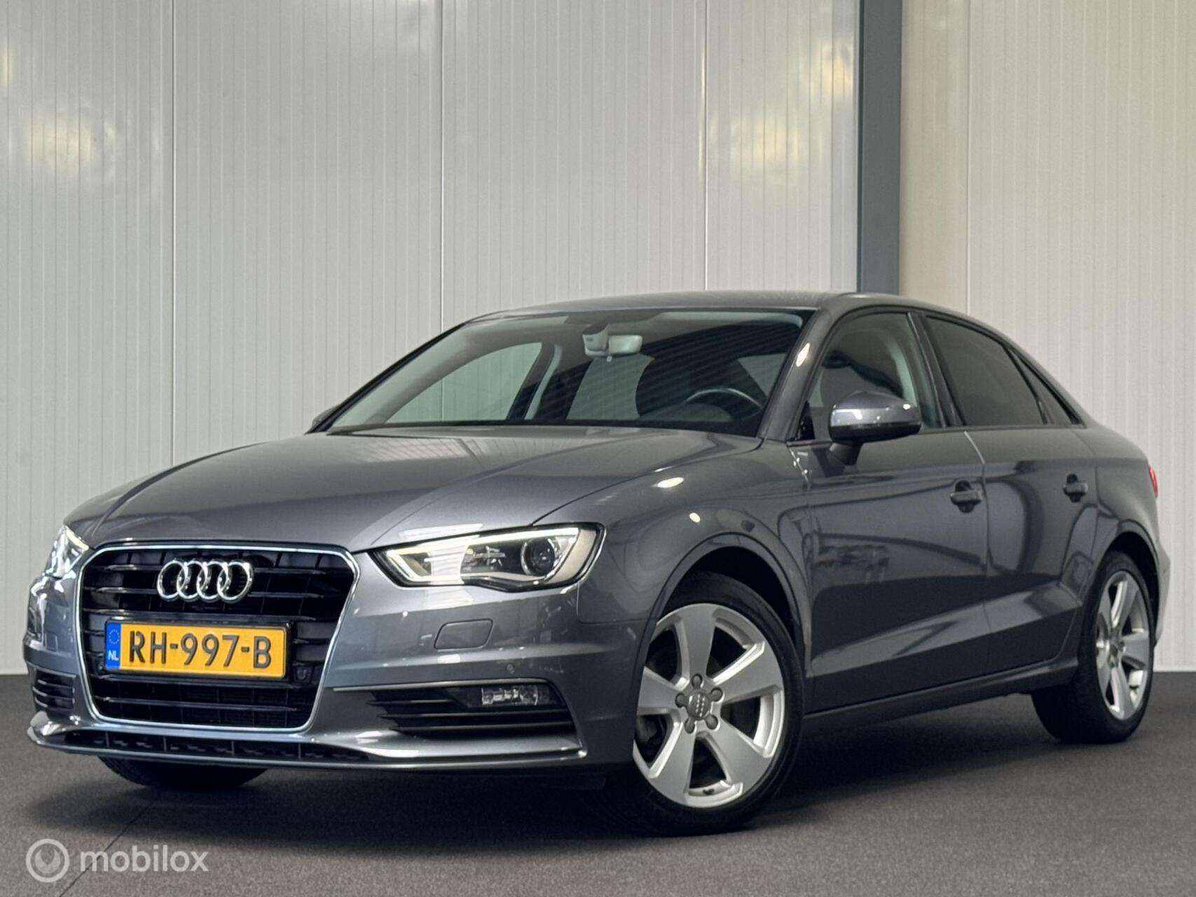 Audi A3 Limousine 1.6 TDI Amb. Pro Line Plus [ historie xenon sportstoelen ] 2016 - voorkant