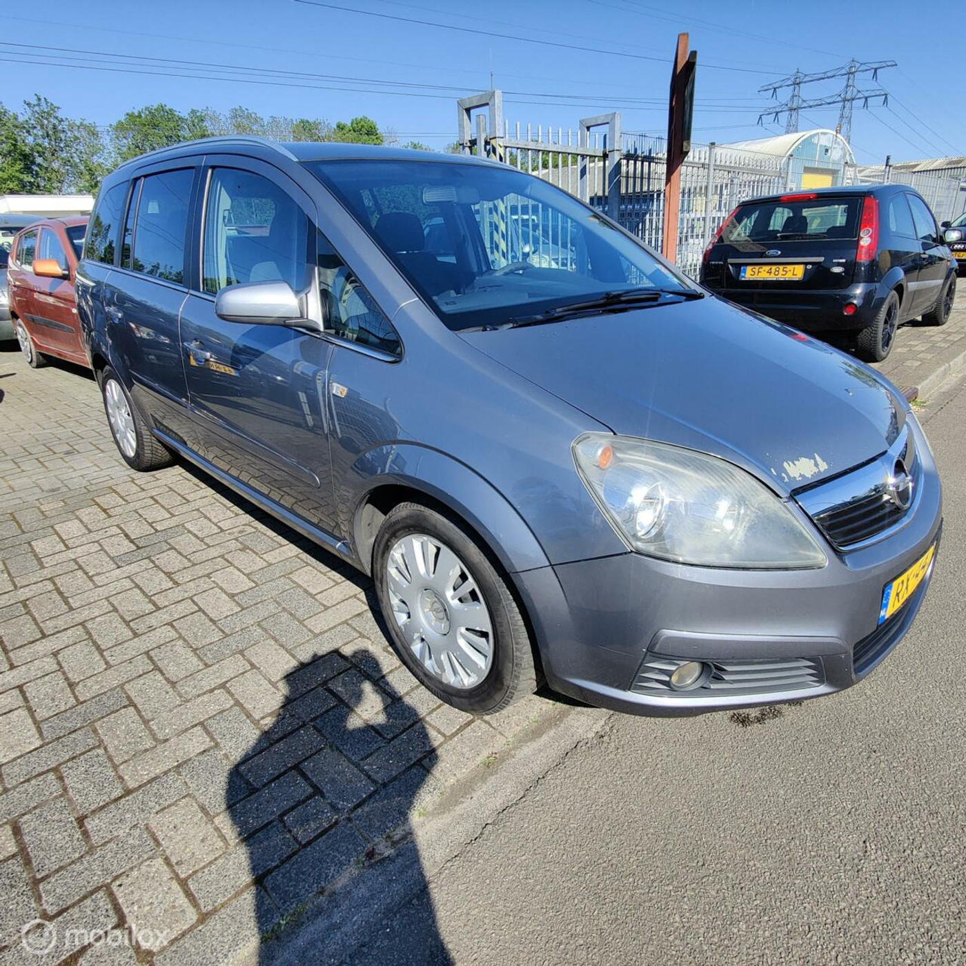 Foto van Opel Zafira
