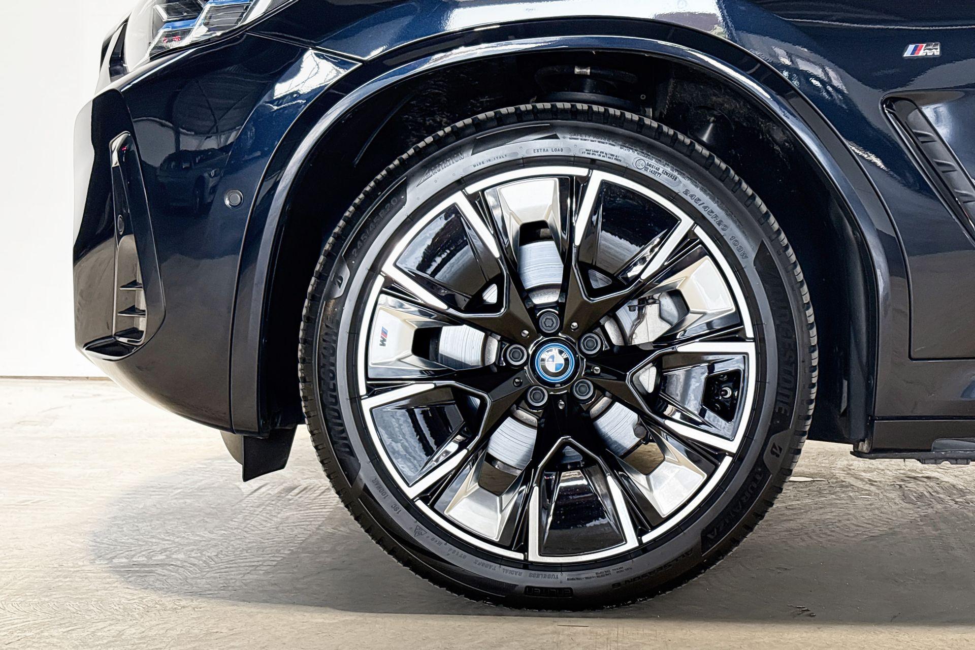 Foto van BMW Ix3