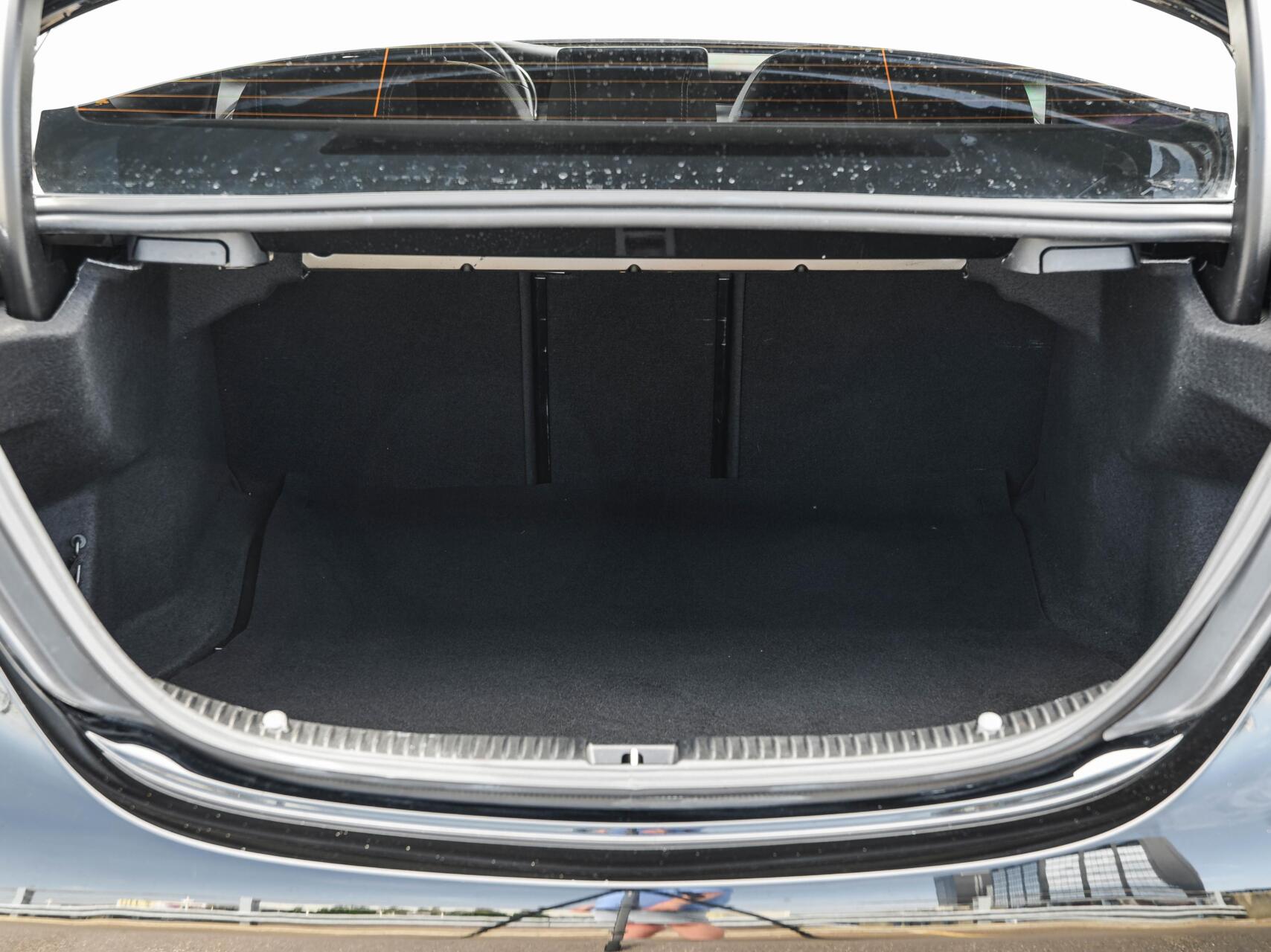 Foto van Mercedes-Benz C 200