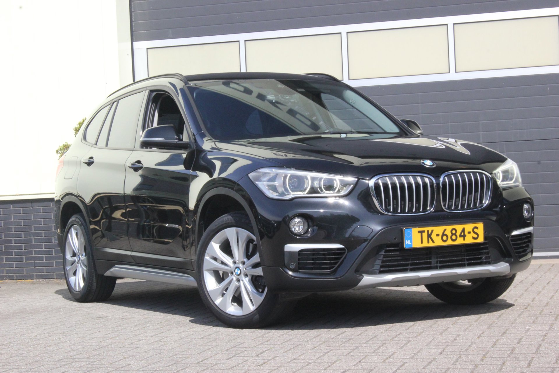 Foto van BMW X1 Xdrive20i