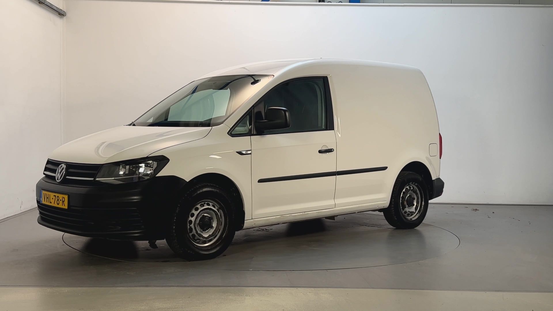 Foto van Volkswagen Caddy Modified Partition Wall